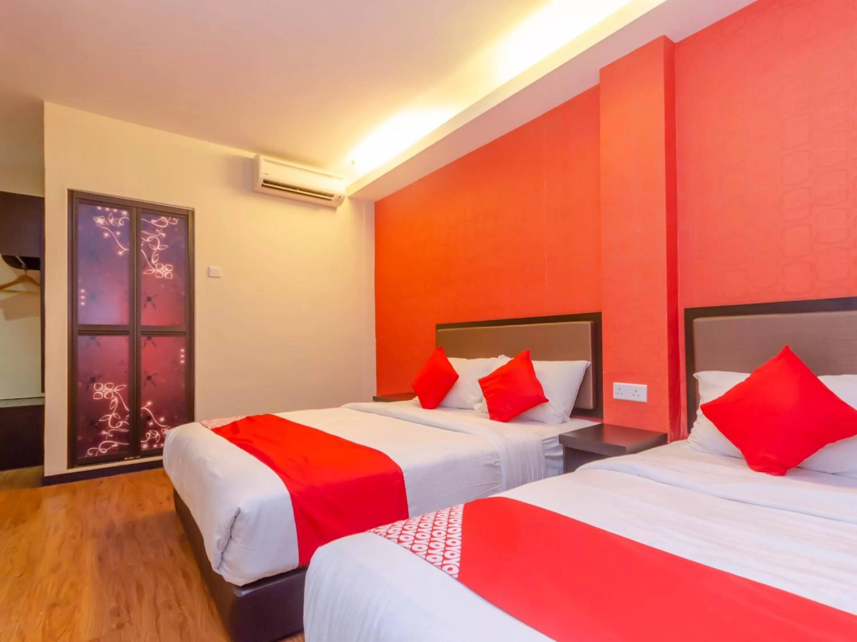 Bedroom in OYO 1214 Oro Hotel