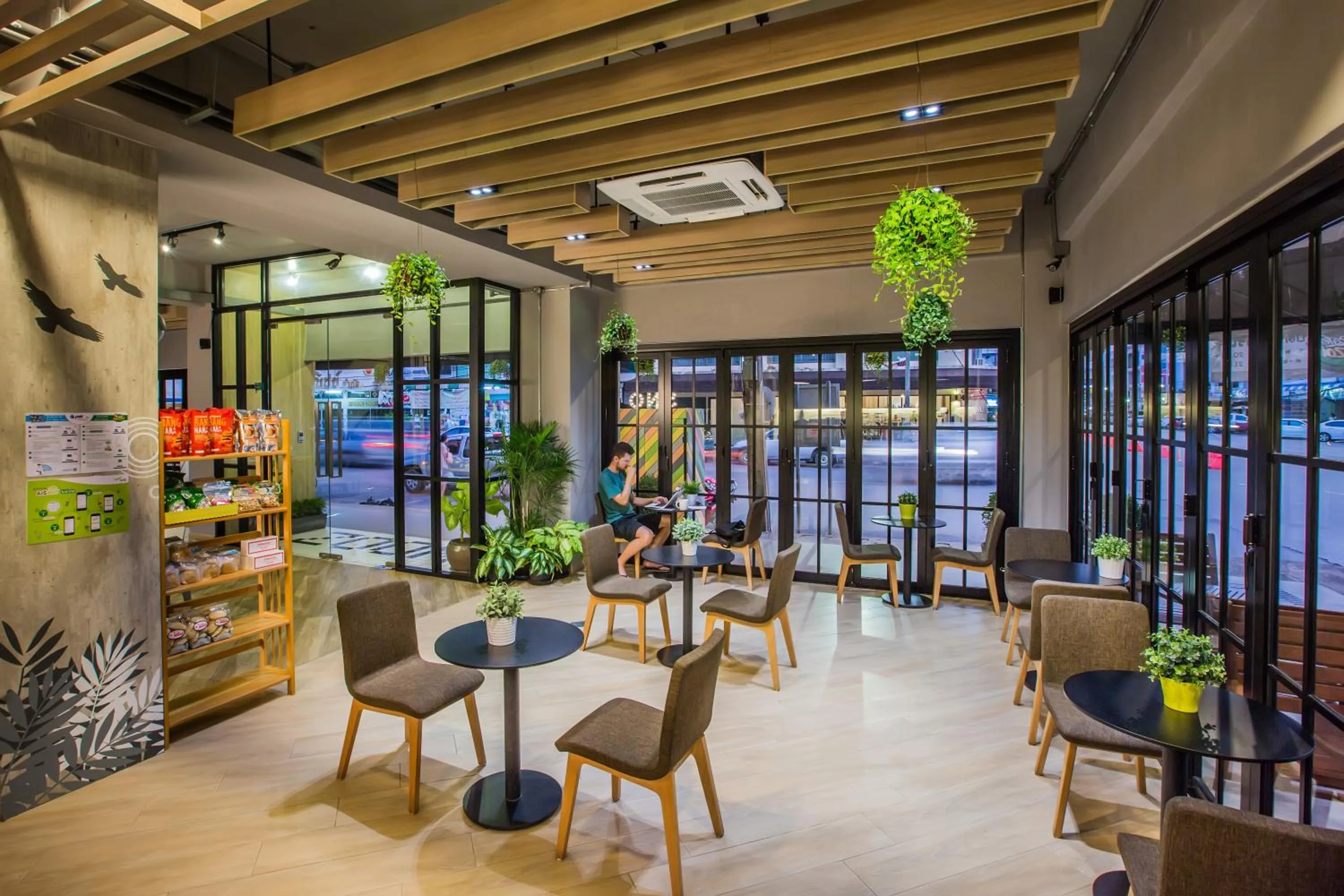 Coffee/tea facilities in Snoozz Hotel Krabi