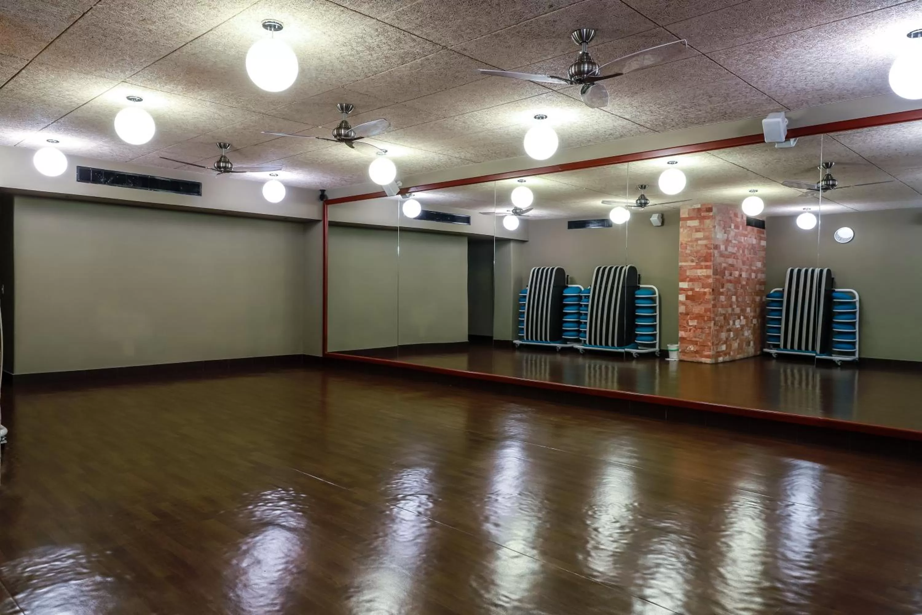 Fitness centre/facilities in El Taj Oceanfront and Beachside Condo Hotel