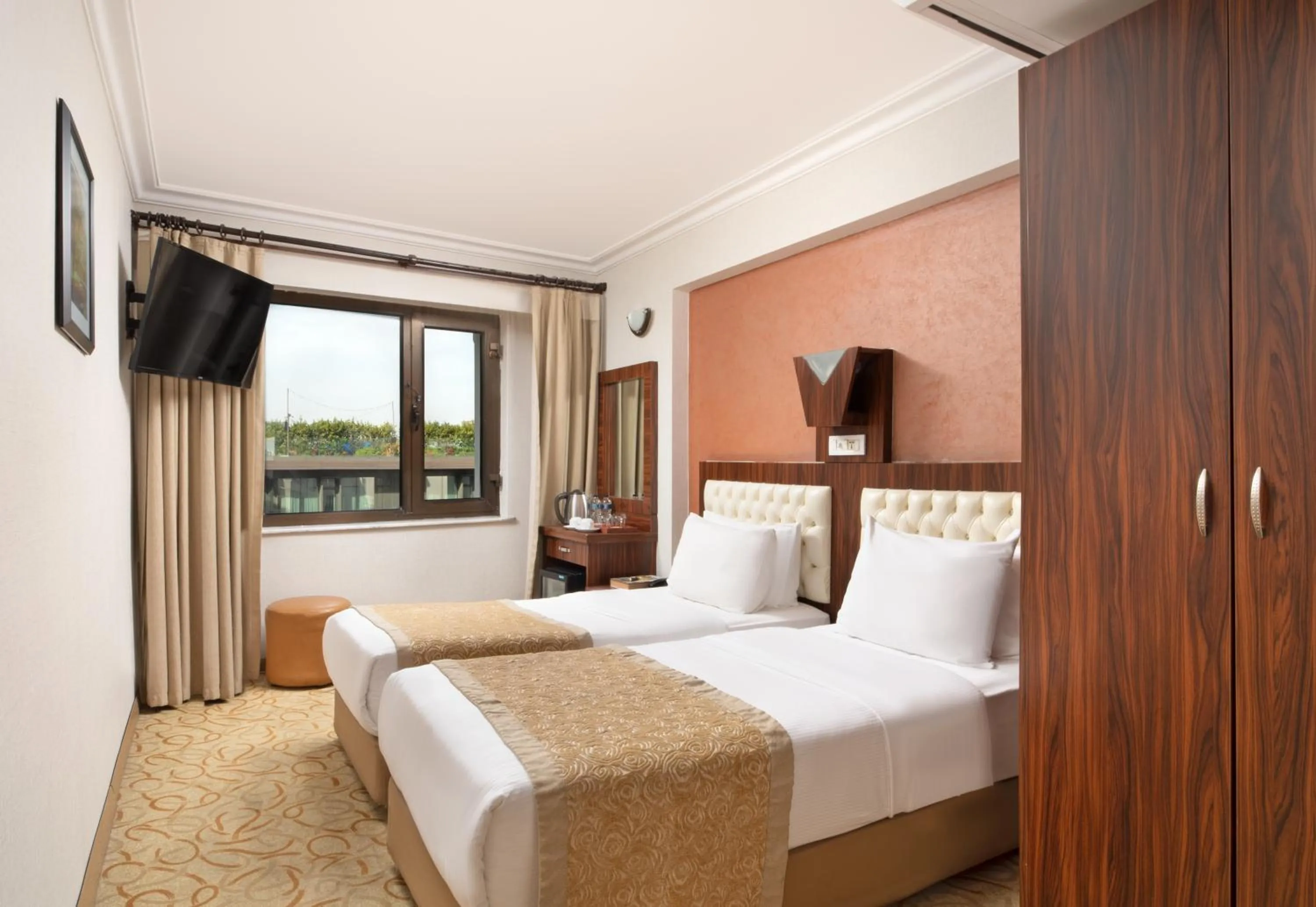 Bed in Elan Hotel Istanbul Pera