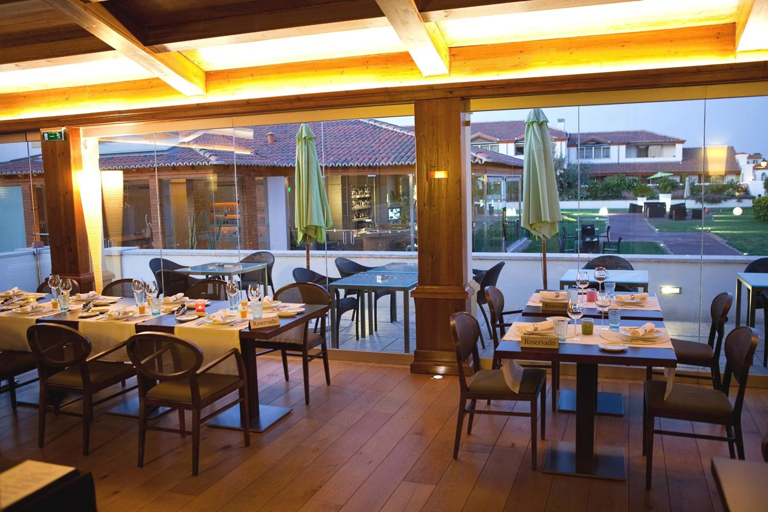 Restaurant/places to eat in Hotel Lusitano