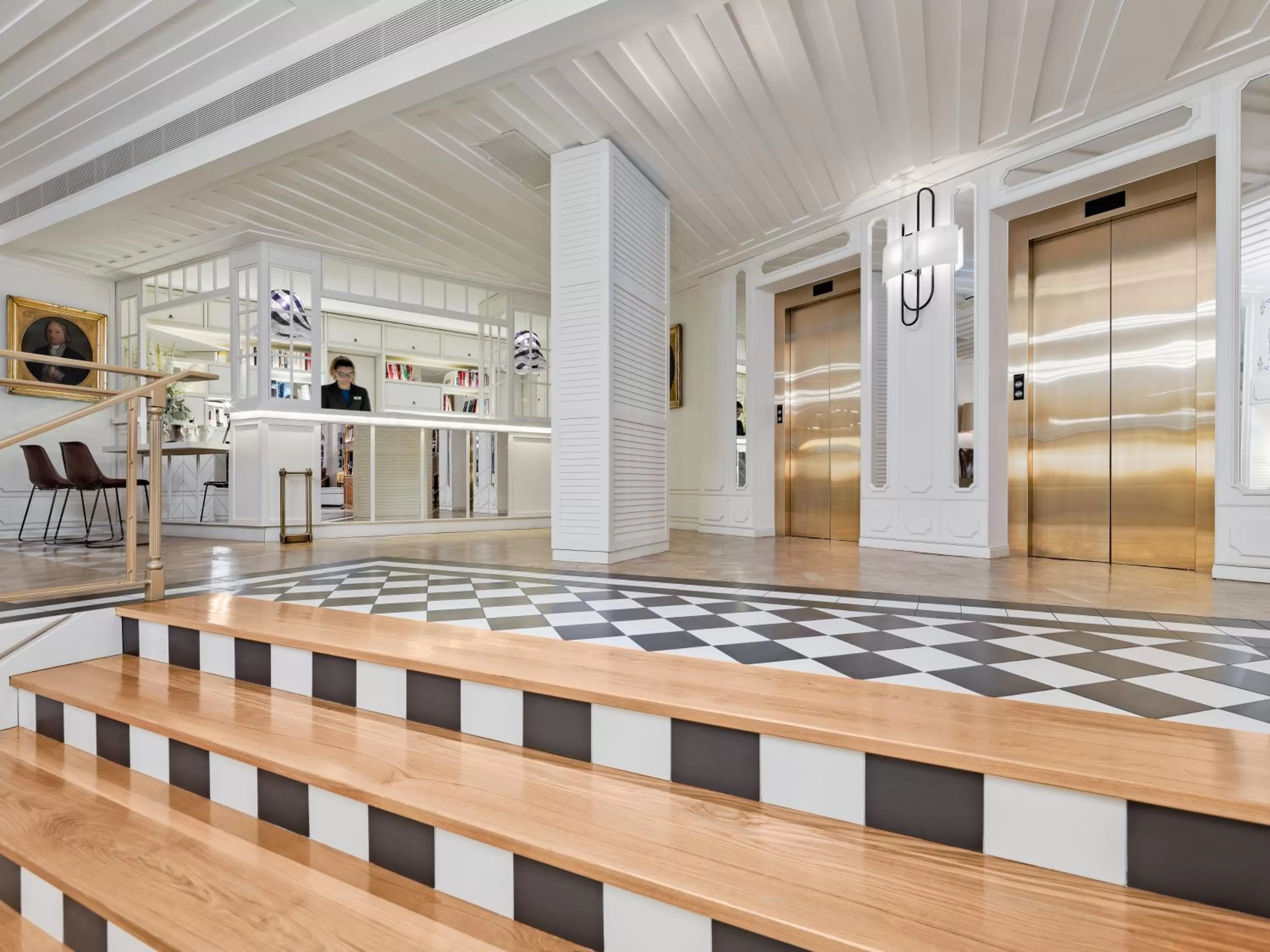 Lobby or reception in H10 Duque de Loule