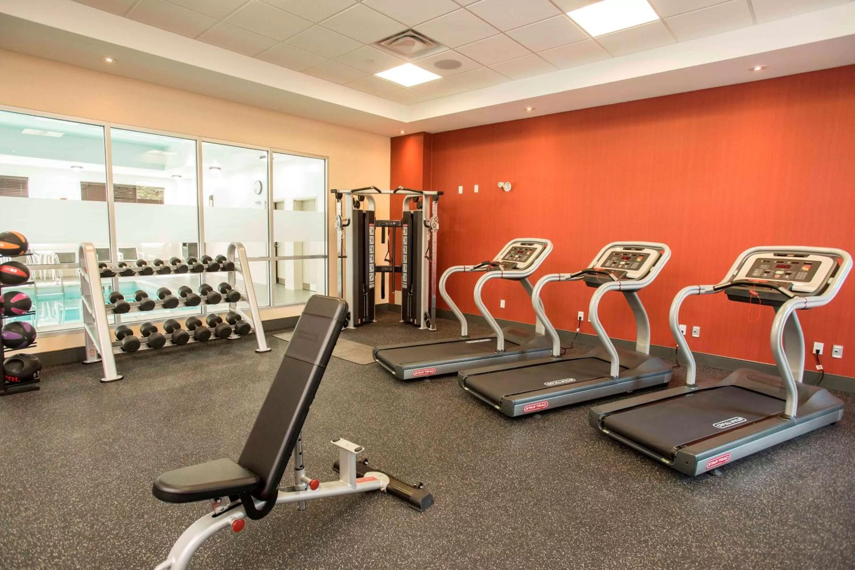 Fitness centre/facilities in Hampton Inn & Suites by Hilton Thunder Bay