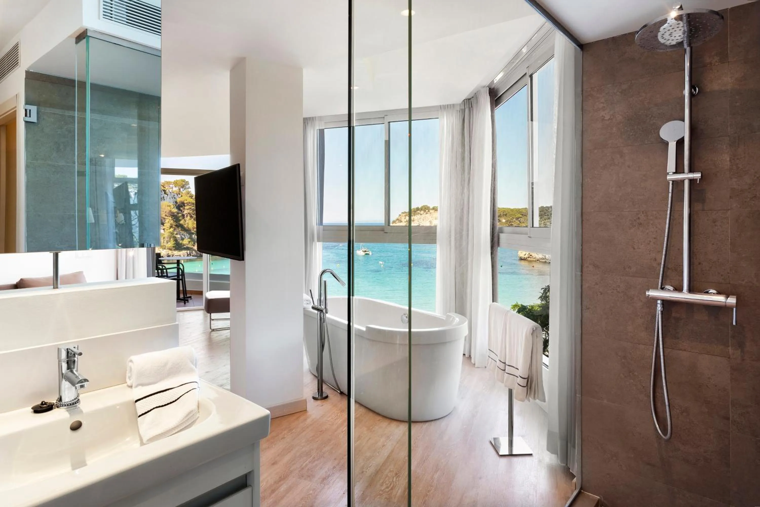 Shower in Meliá Cala Galdana