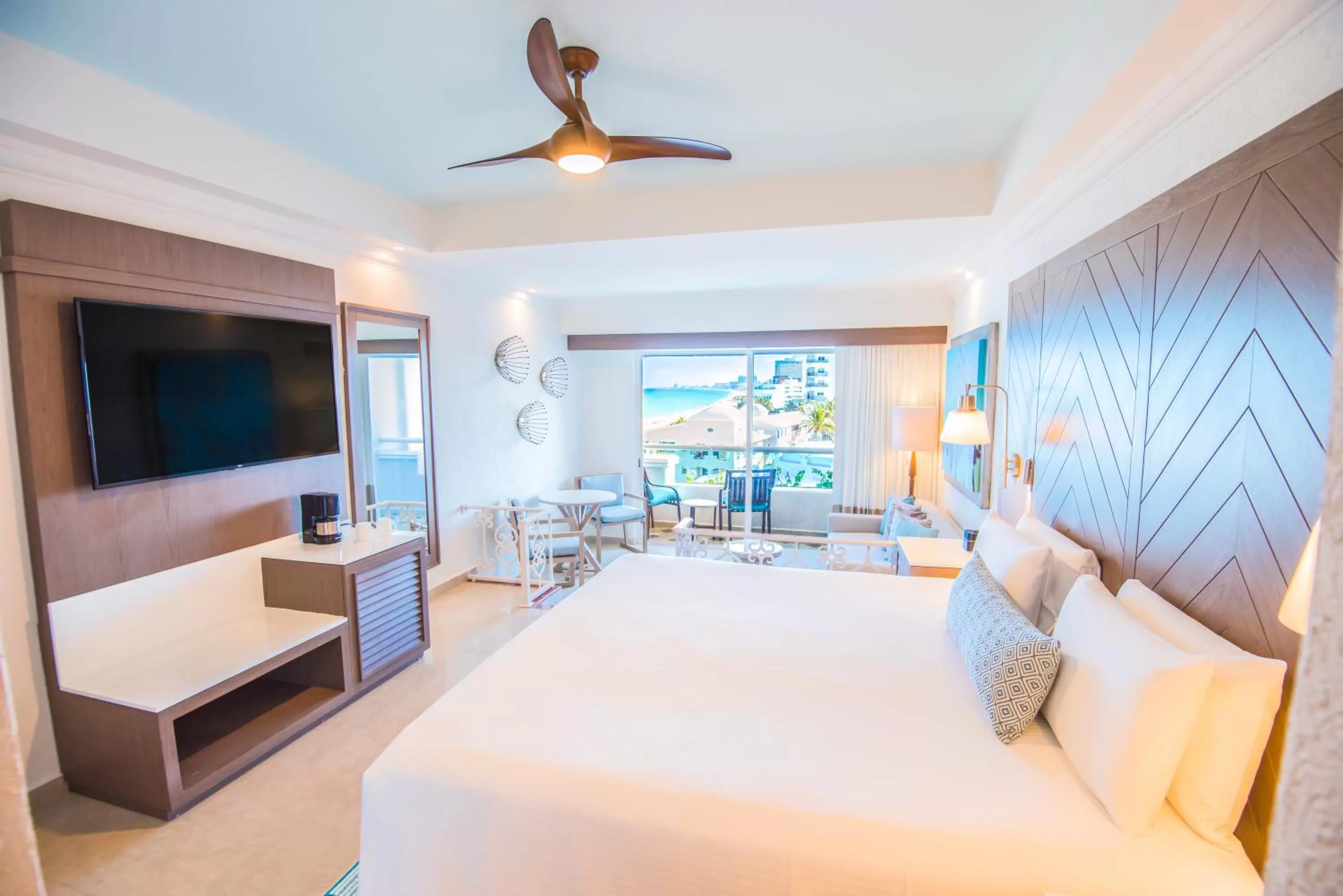 TV and multimedia, Bed in Sunscape Cancun All-Inclusive Resort & Spa by Hyatt