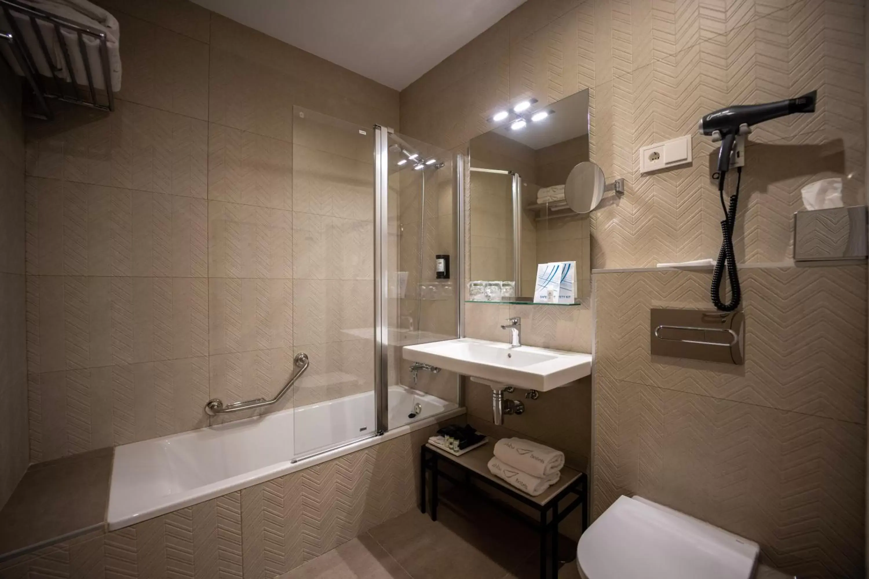 Family Room in abba Sevilla Family Room in abba Sevilla