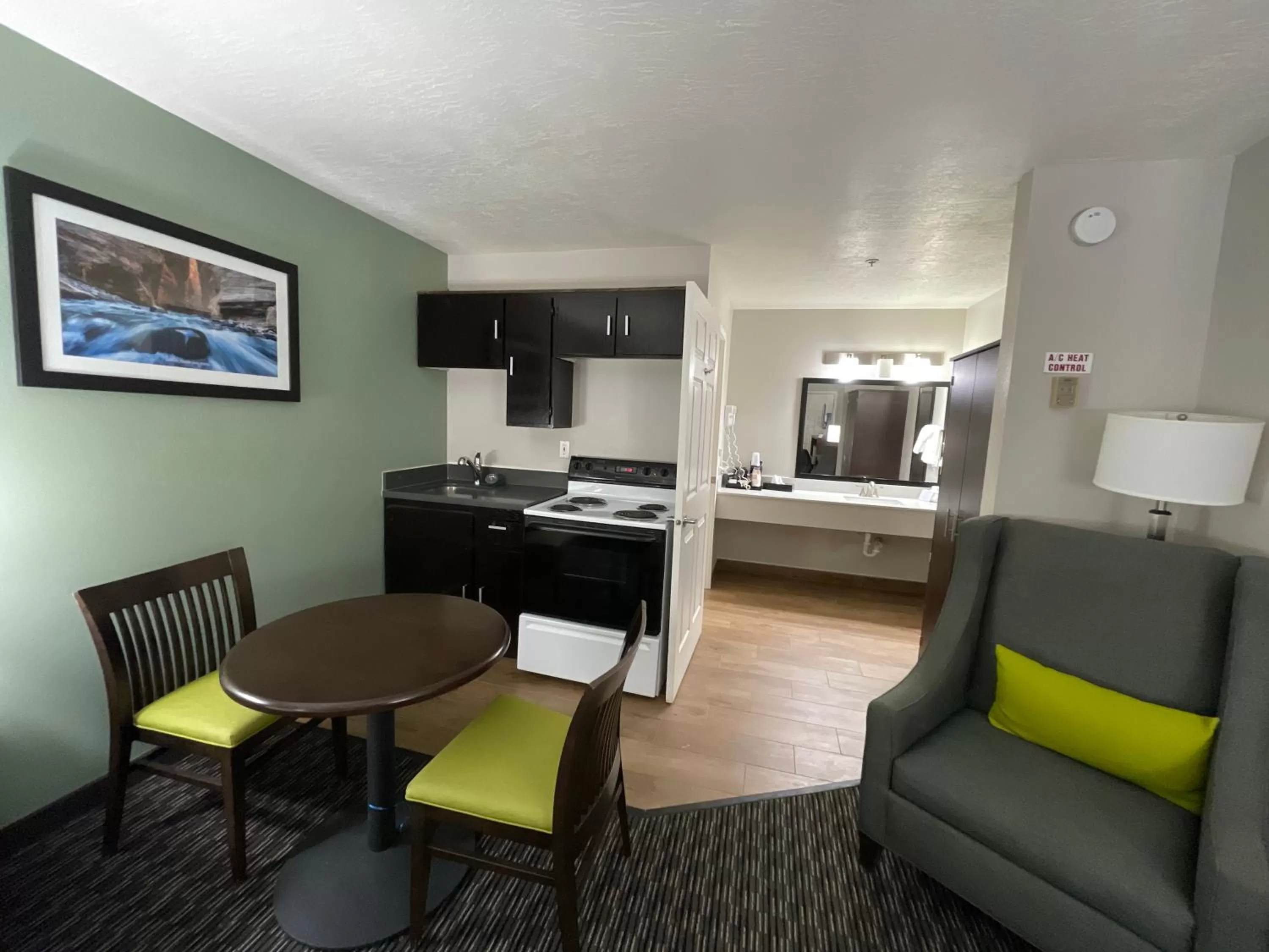 Kitchen or kitchenette in Wingate by Wyndham Cedar City