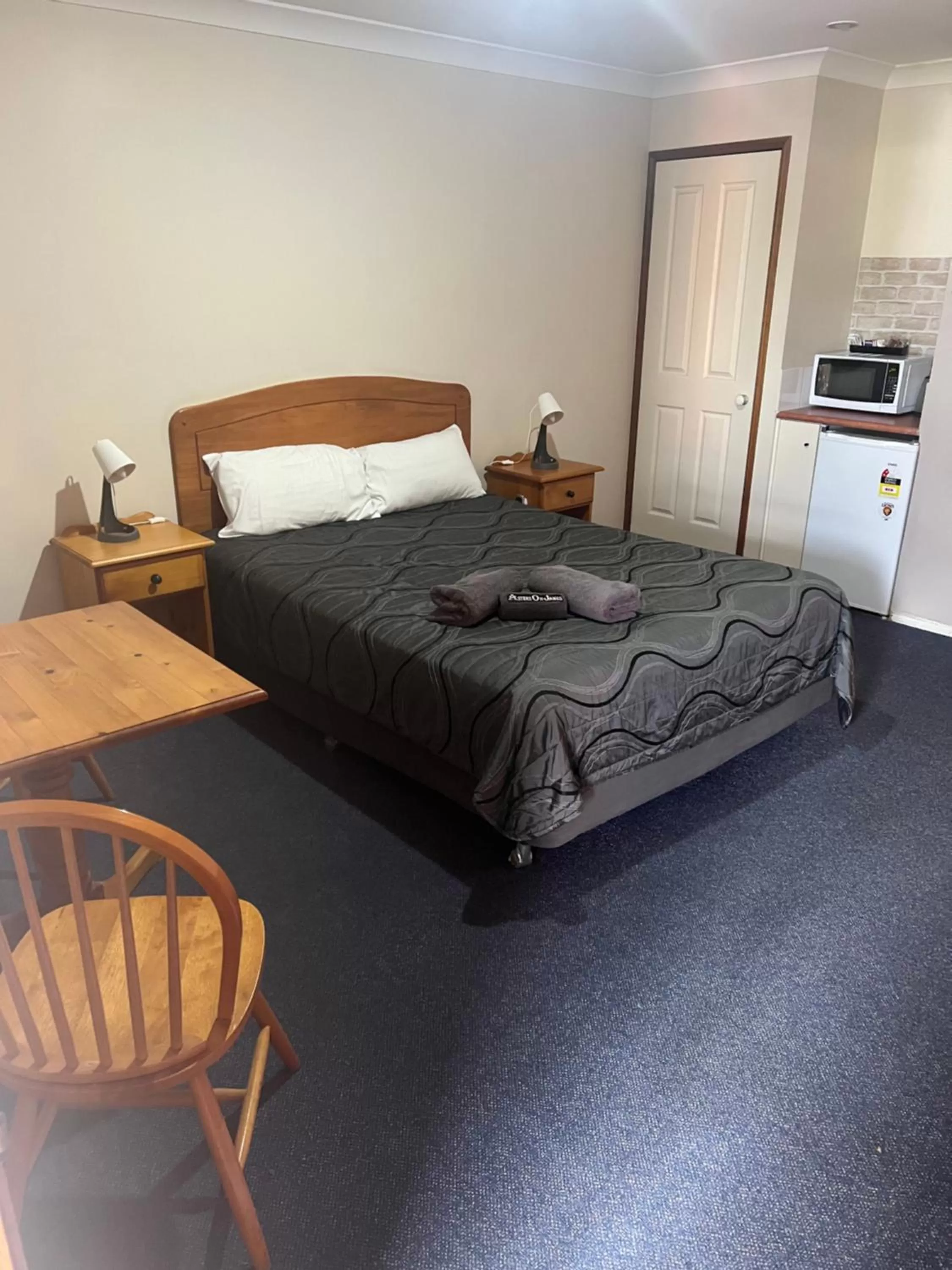 Asters On James Motor Inn