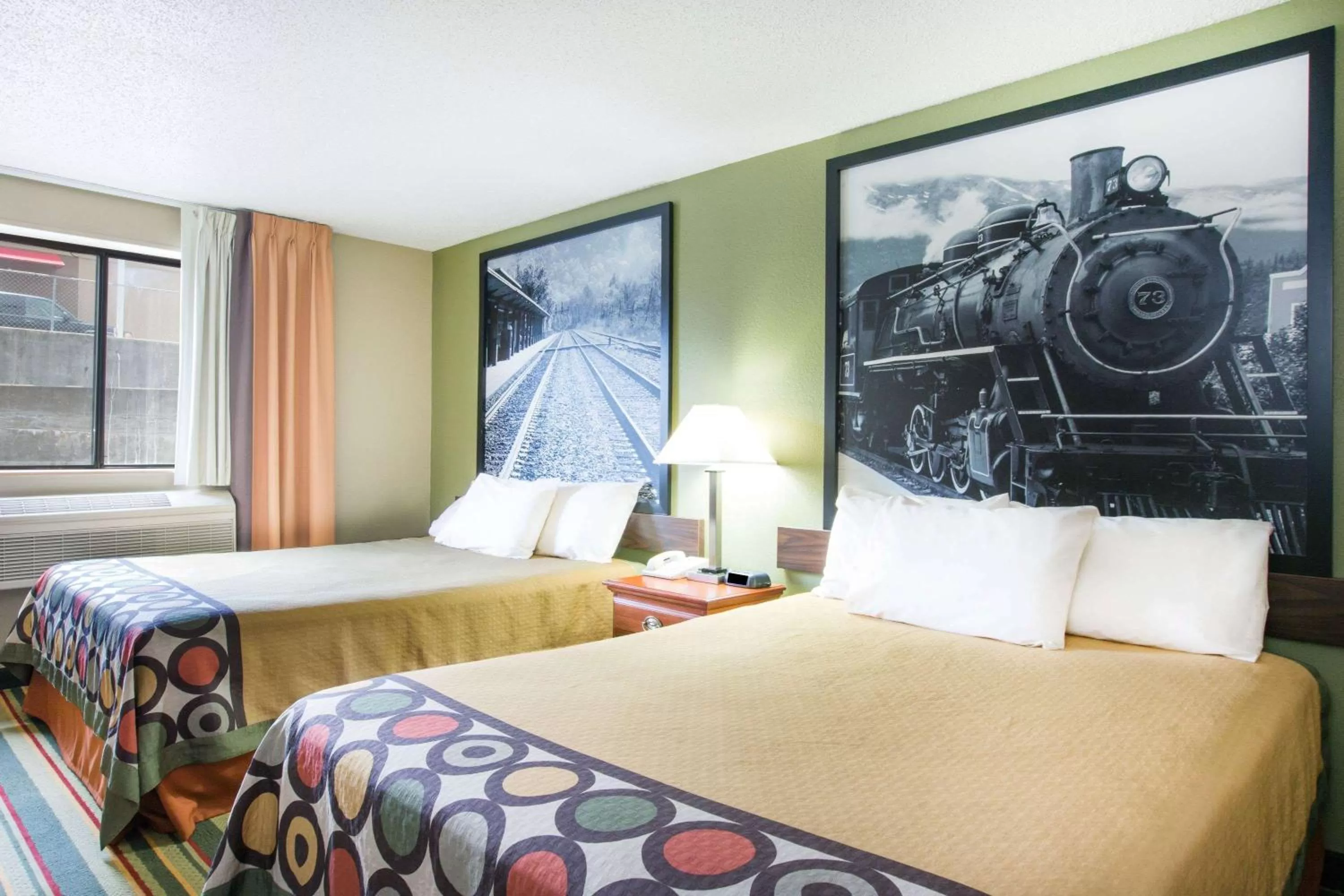 Photo of the whole room in Super 8 by Wyndham Beckley