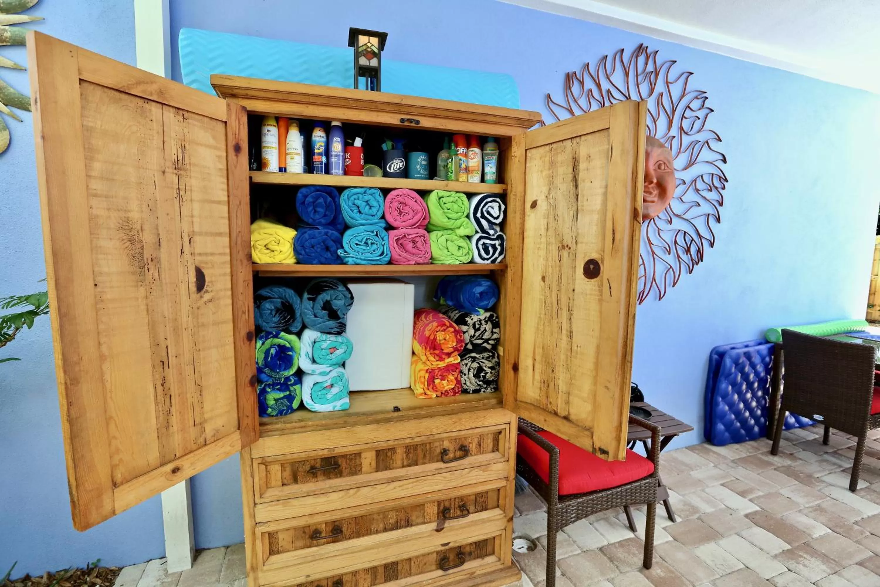 wardrobe in Fantasy Island Inn, Caters to Men