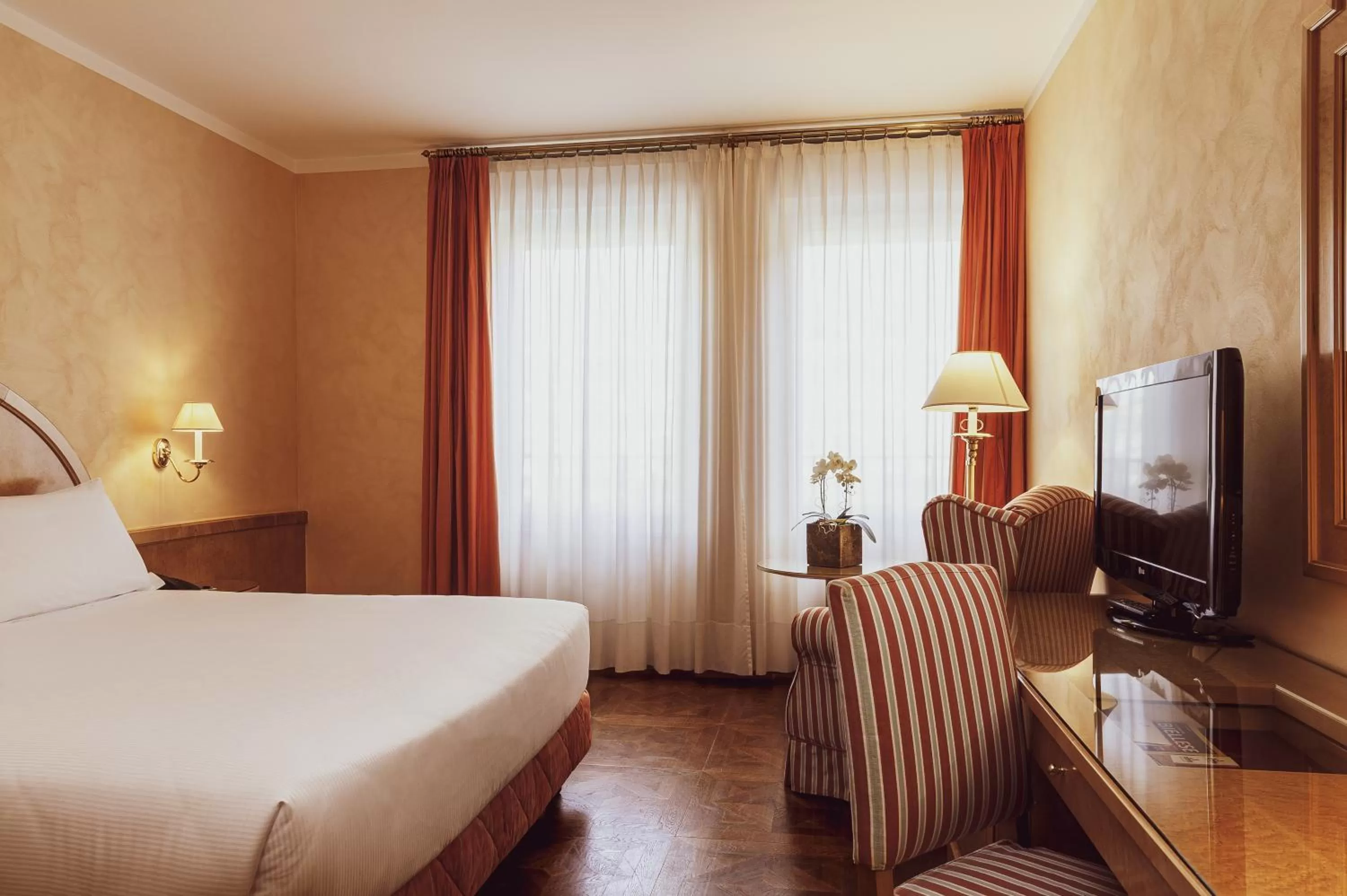 Photo of the whole room, Bed in Agora' Palace Hotel