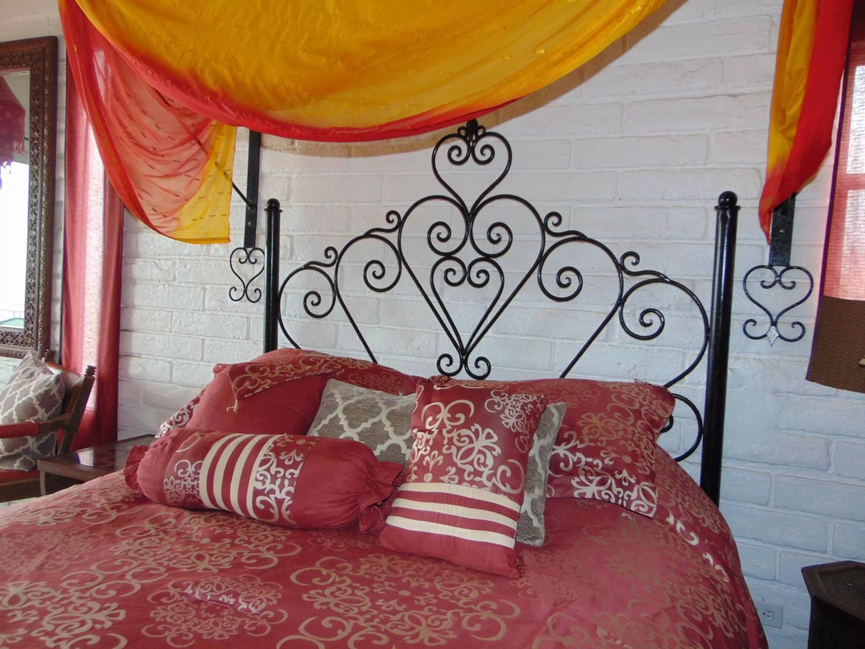 Bed in Poco Cielo Hotel