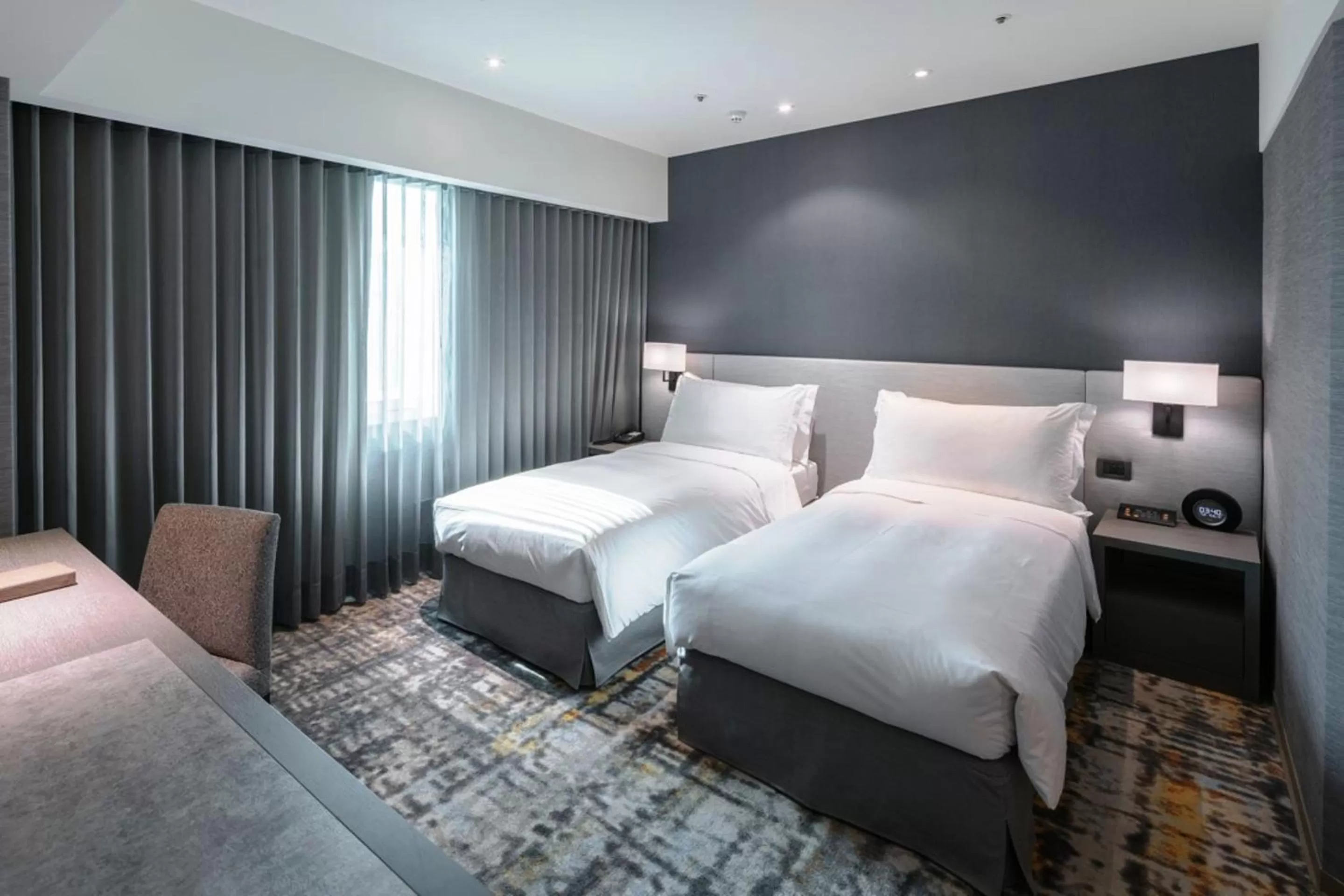 Bed in Taipei Fullerton Hotel - South