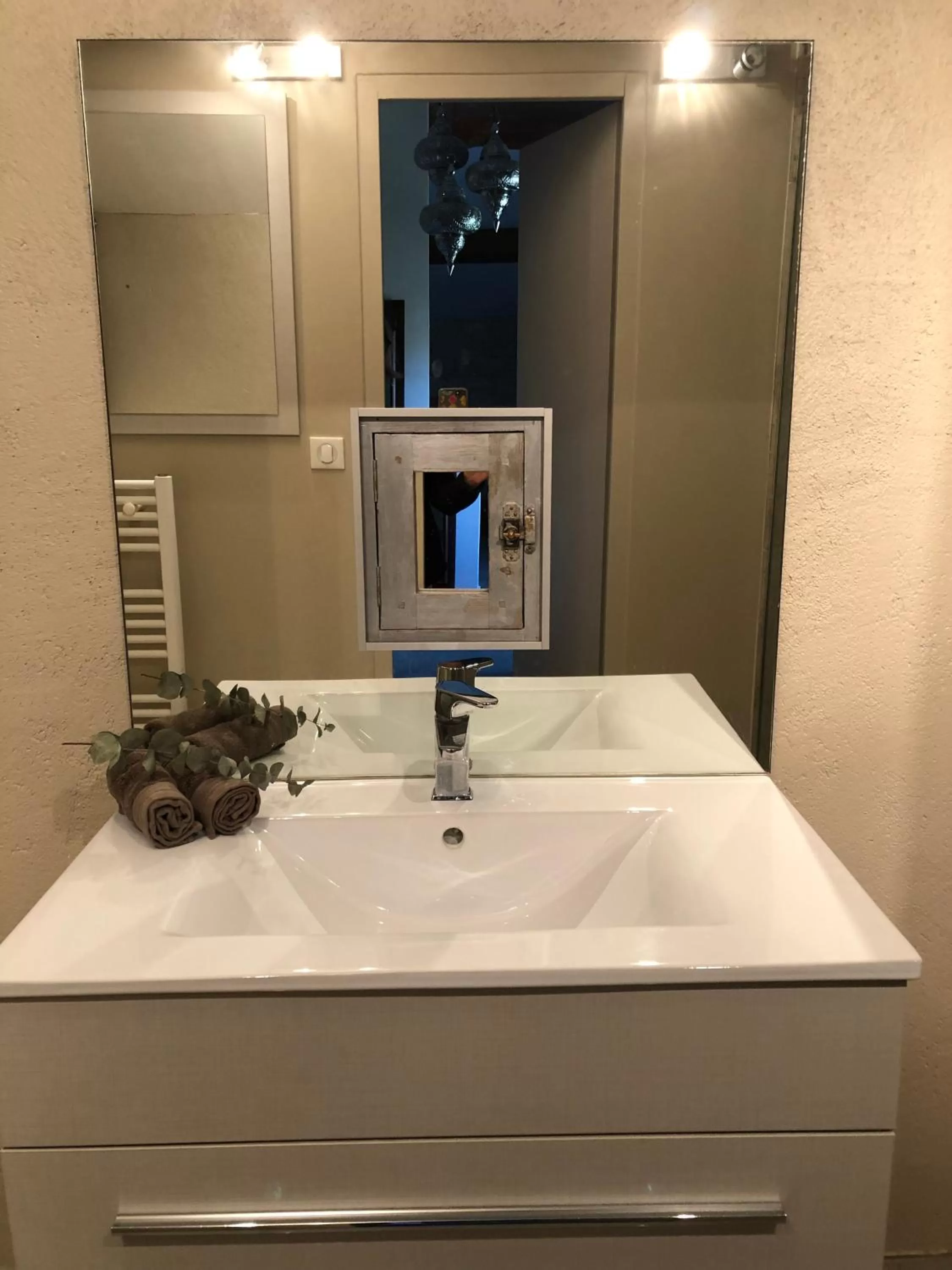 Shower in Mas Allard