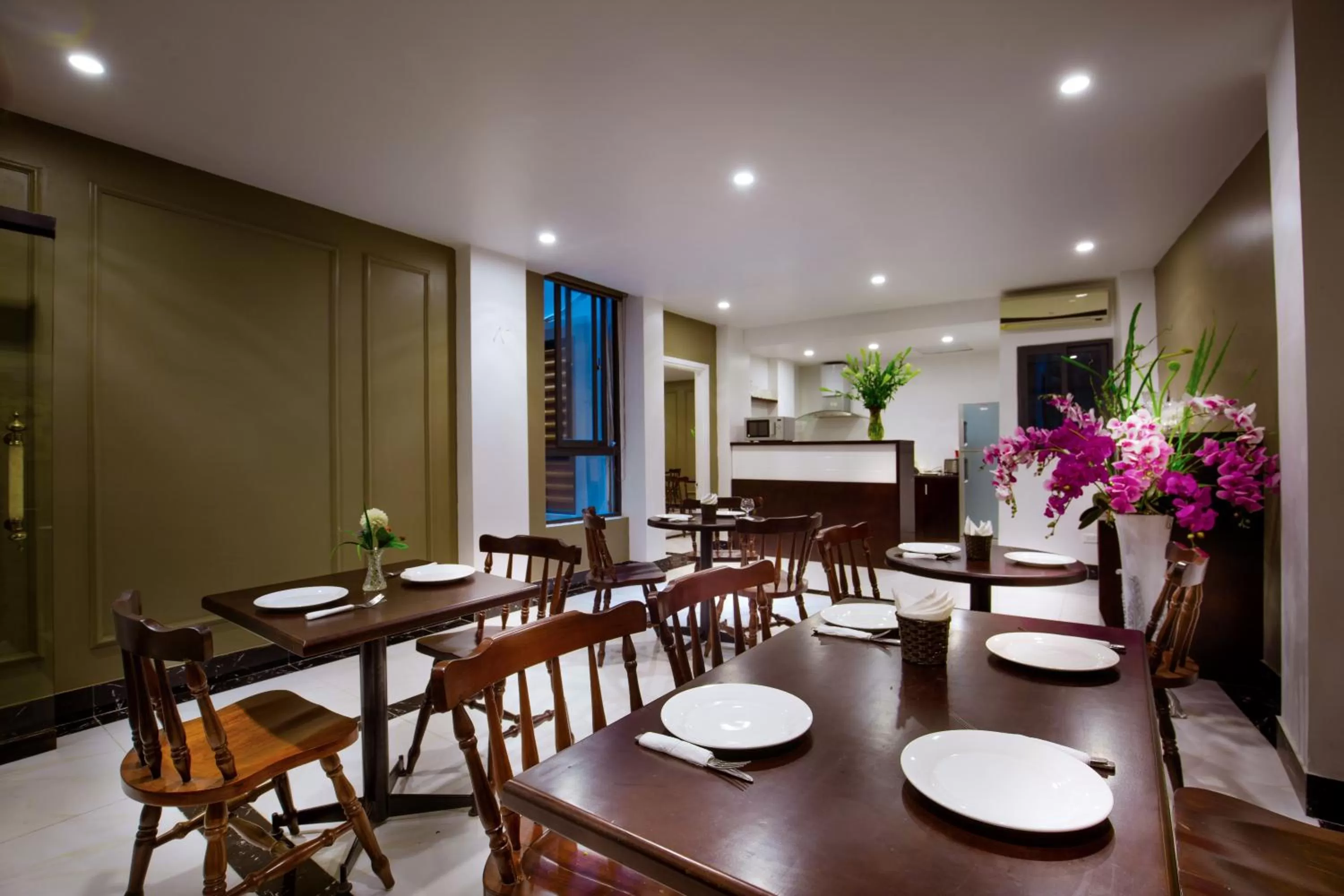 Restaurant/places to eat in My Linh Hotel