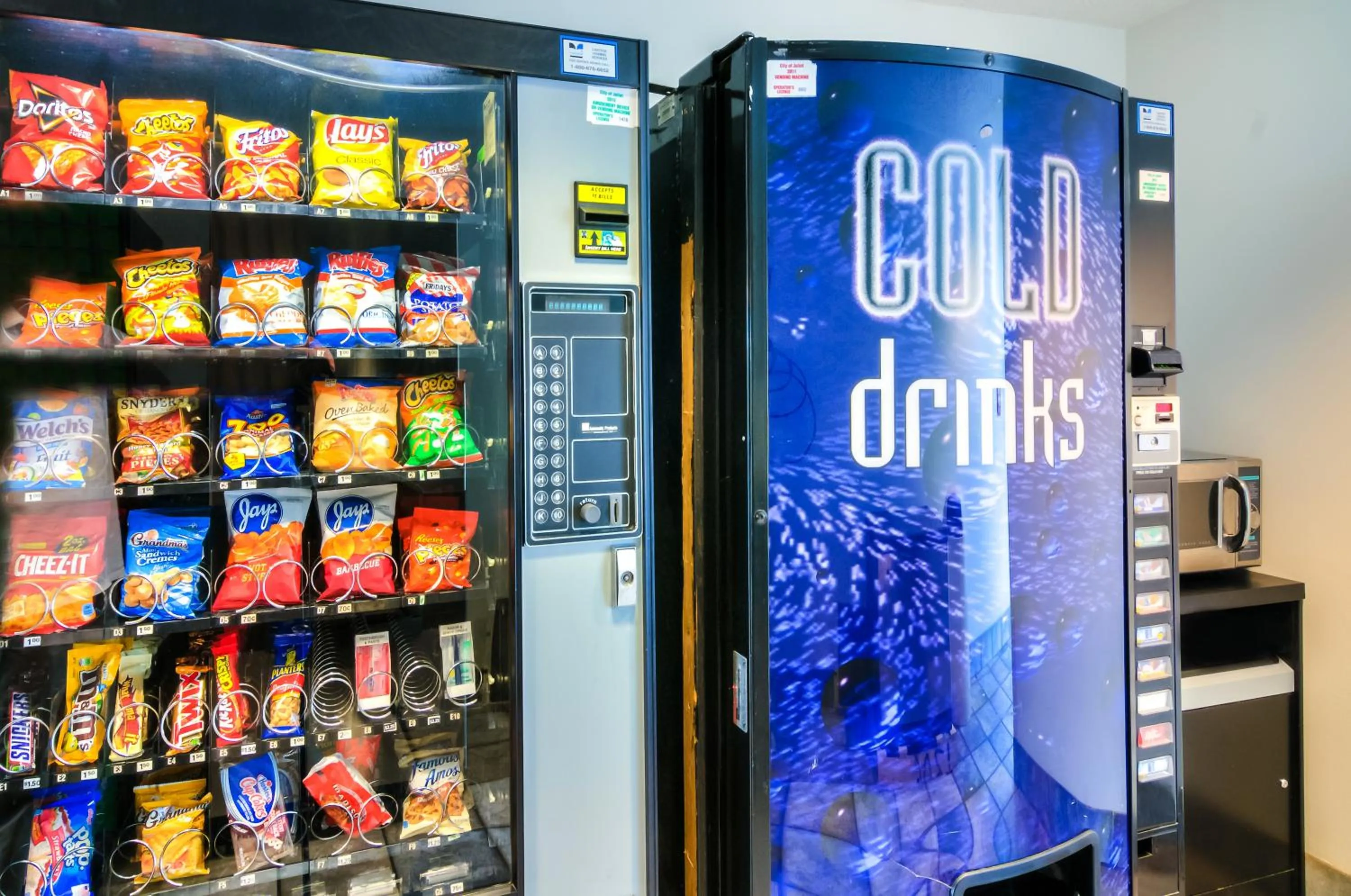 Food and drinks in Motel 6-Joliet, IL - Chicago - I-55