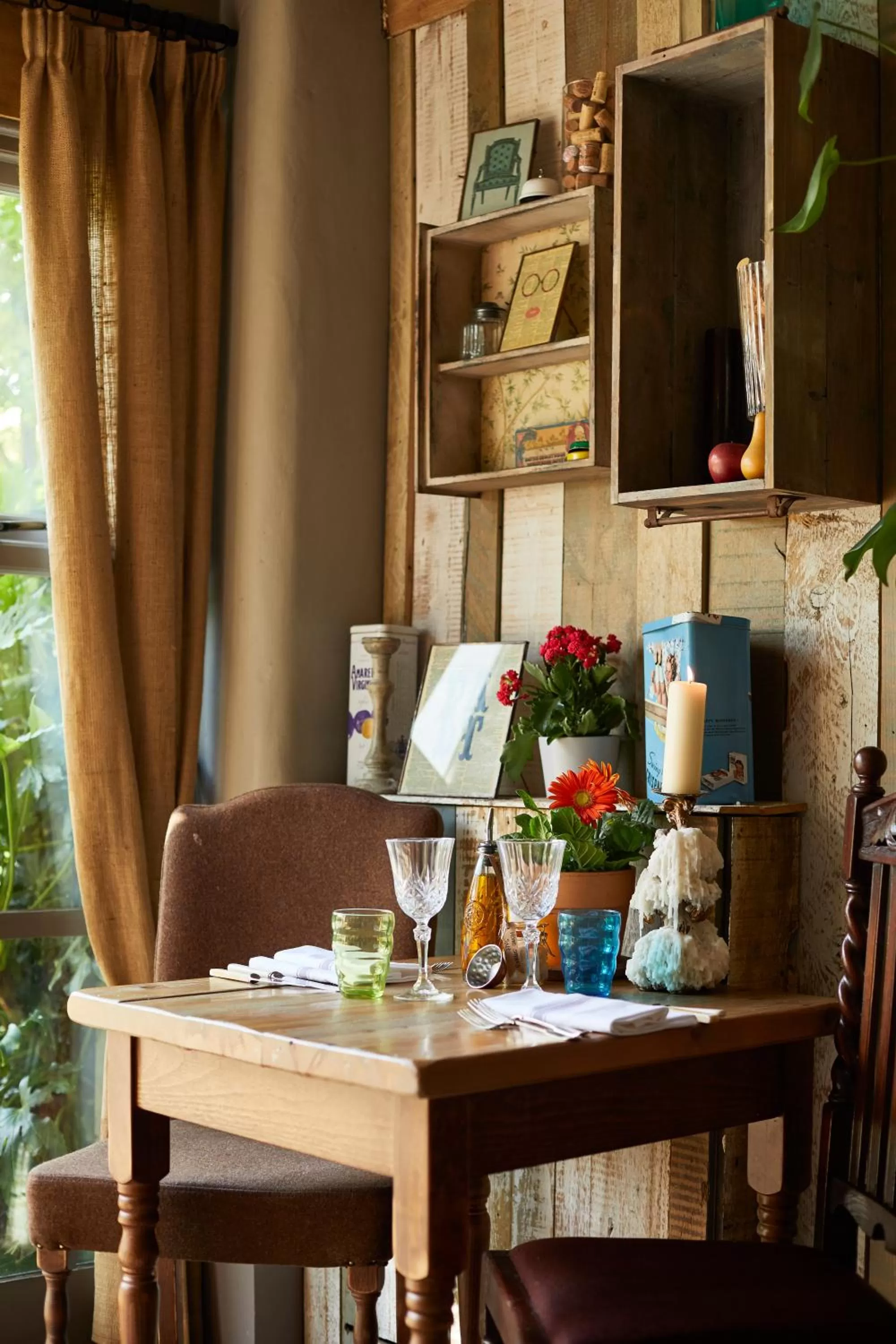 Restaurant/places to eat in Pear Tree Inn Whitley