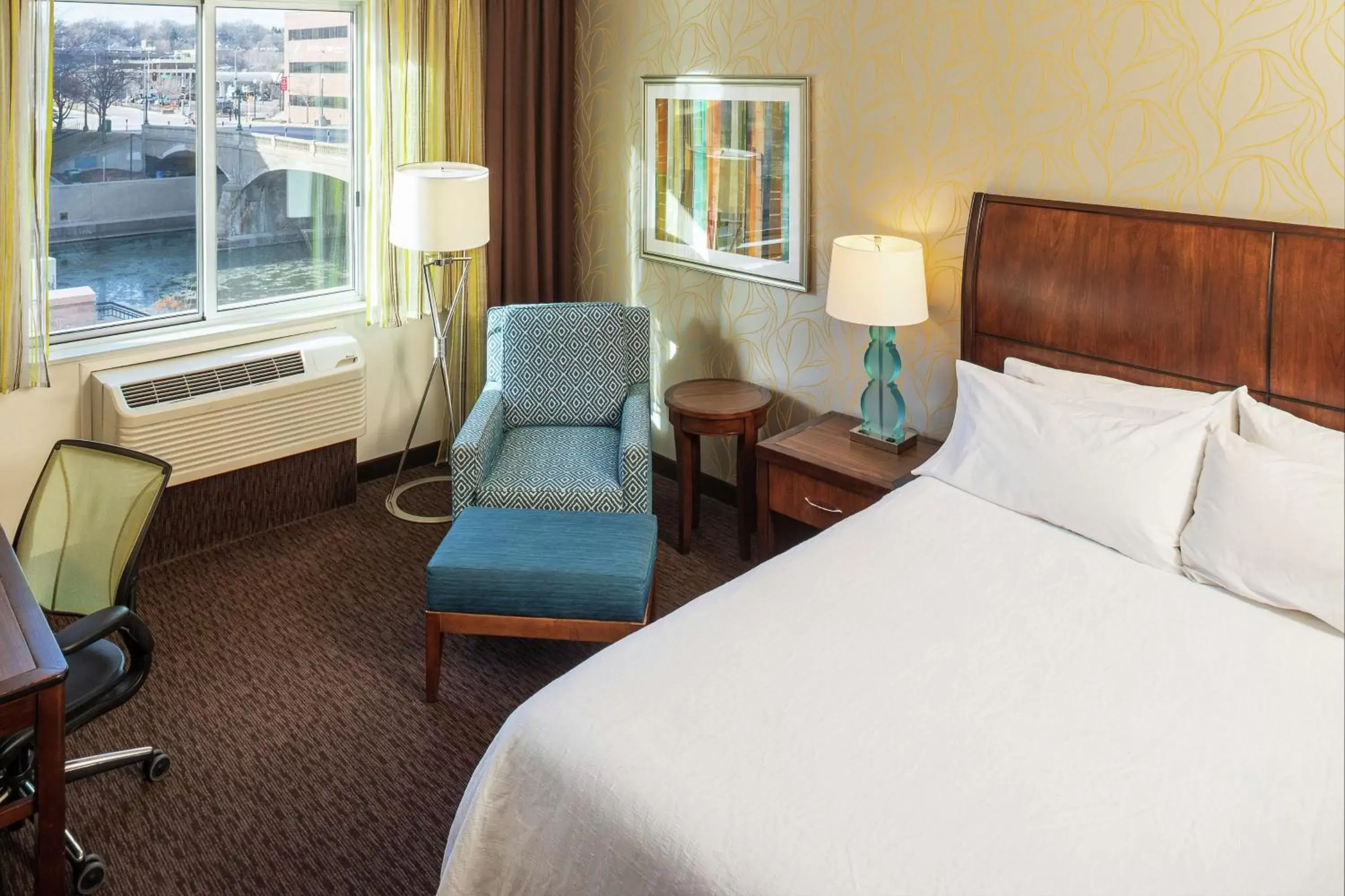 Queen Room with Two Queen Beds and River View in Hilton Garden Inn Sioux Falls Downtown Queen Room with Two Queen Beds and River View in Hilton Garden Inn Sioux Falls Downtown