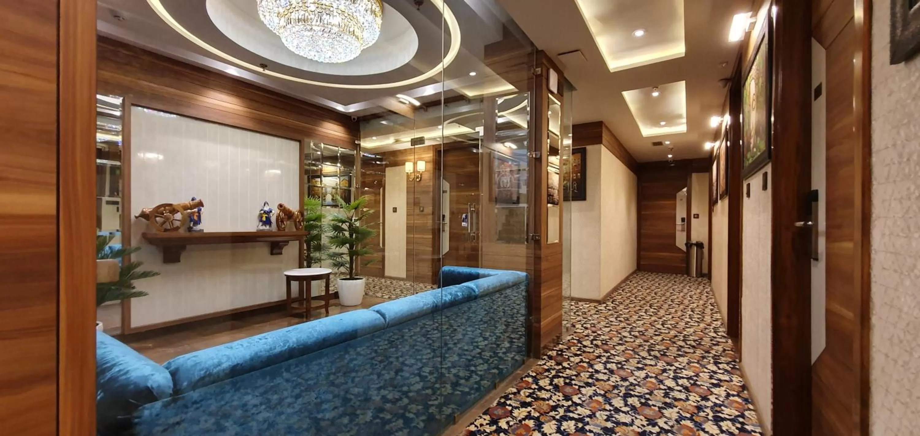 Hotel Makhan Residency
