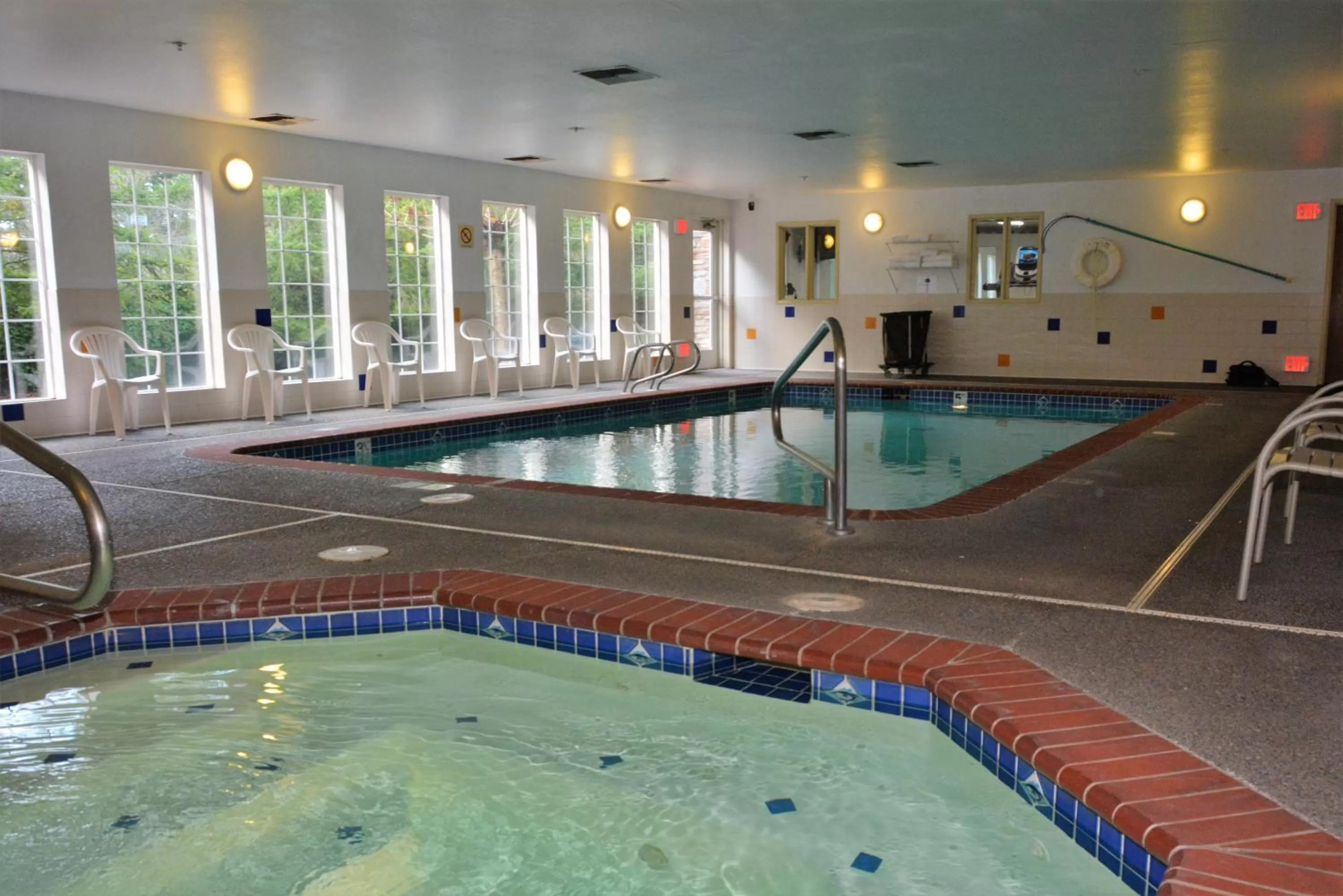 Swimming pool in FairBridge Inn & Suites DuPont