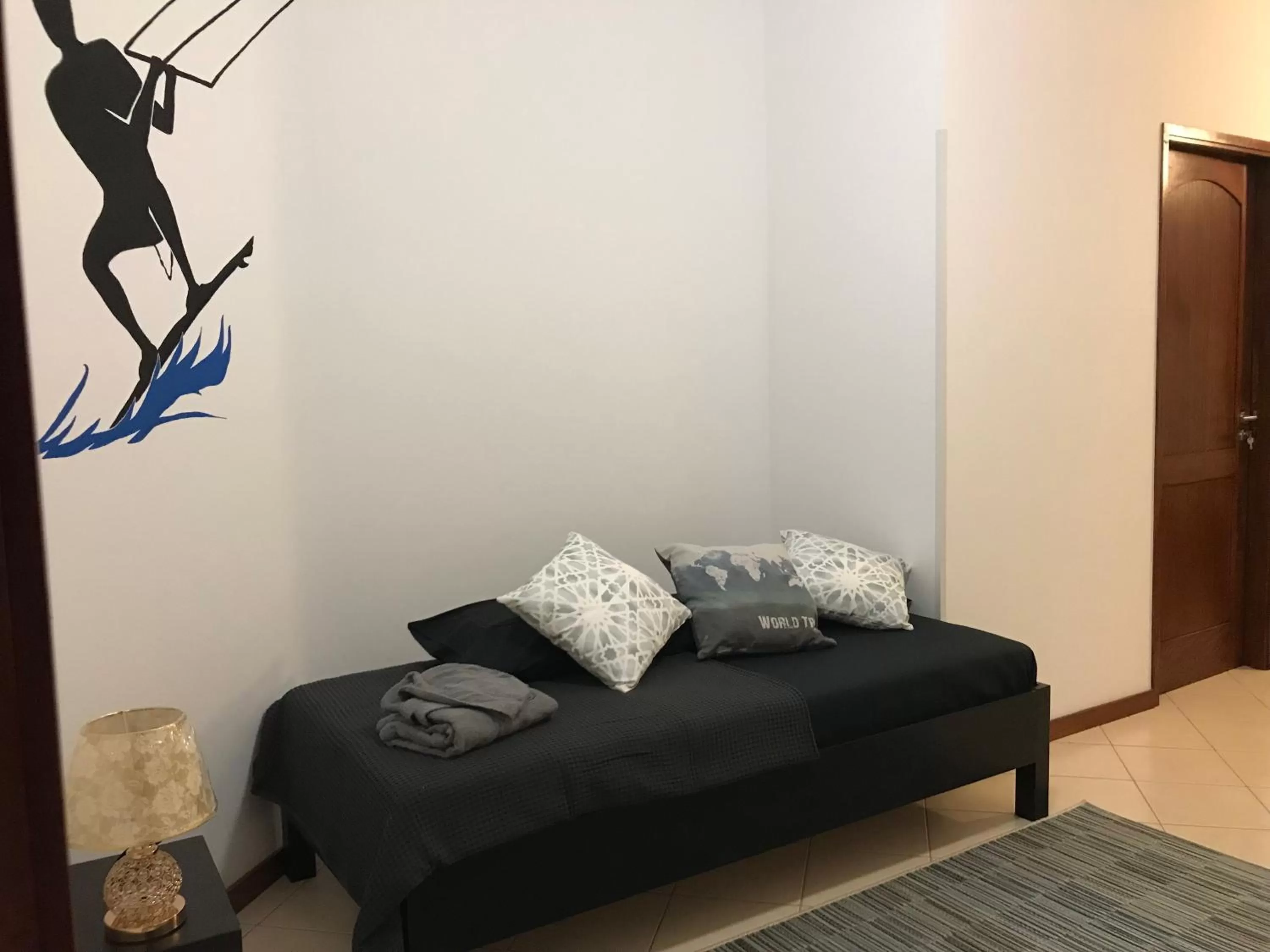 Bed, Seating Area in Blue eagle