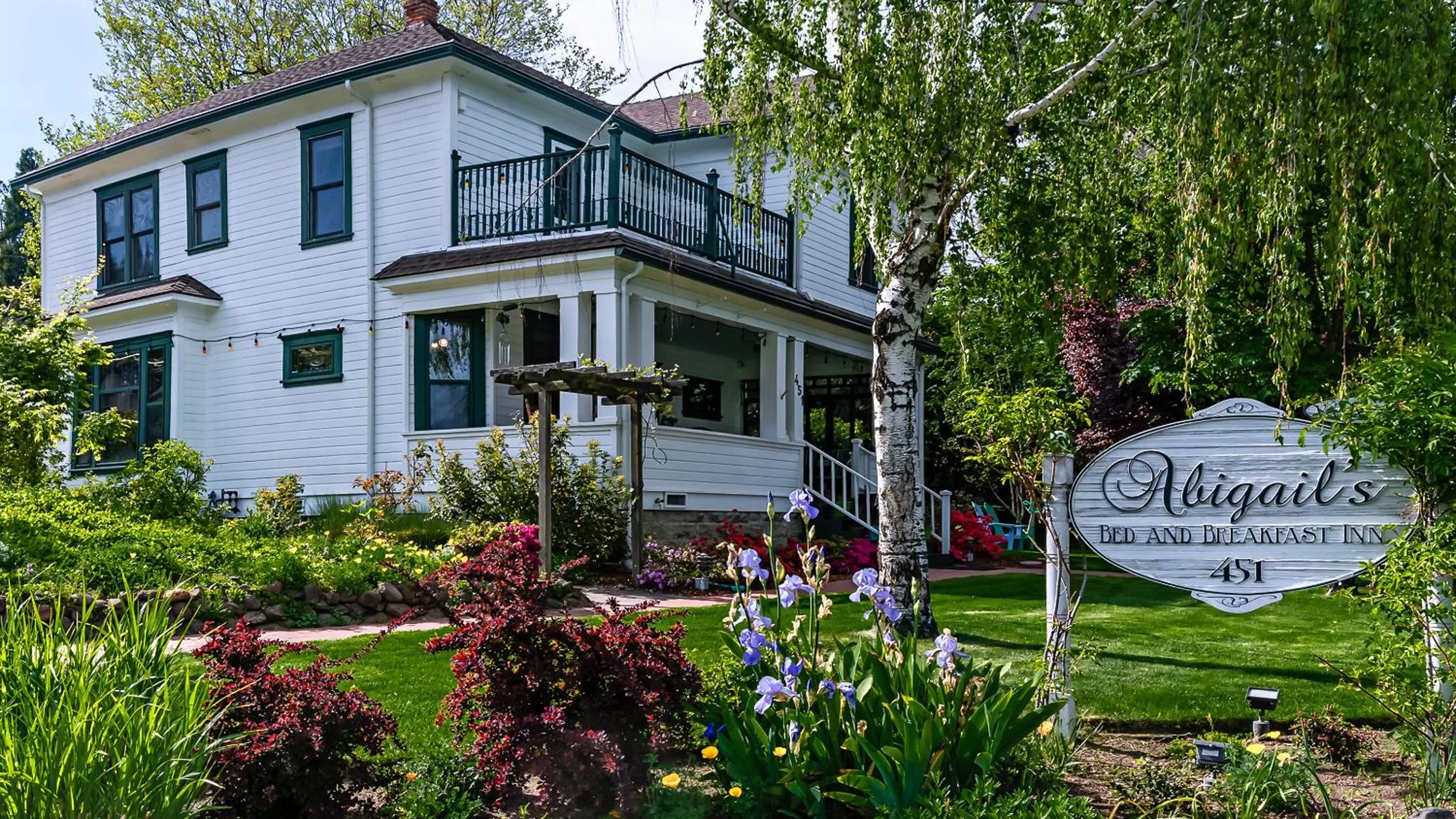 Property logo or sign in Abigail's Bed and Breakfast Inn