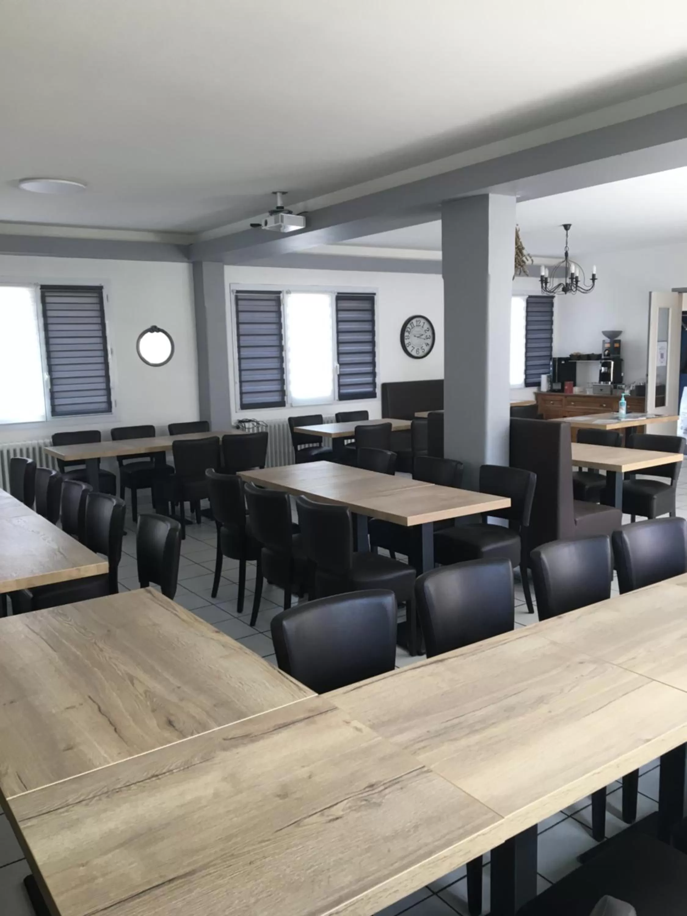 Restaurant/places to eat in A L'Orée du Bois chez Doudou&Lolo