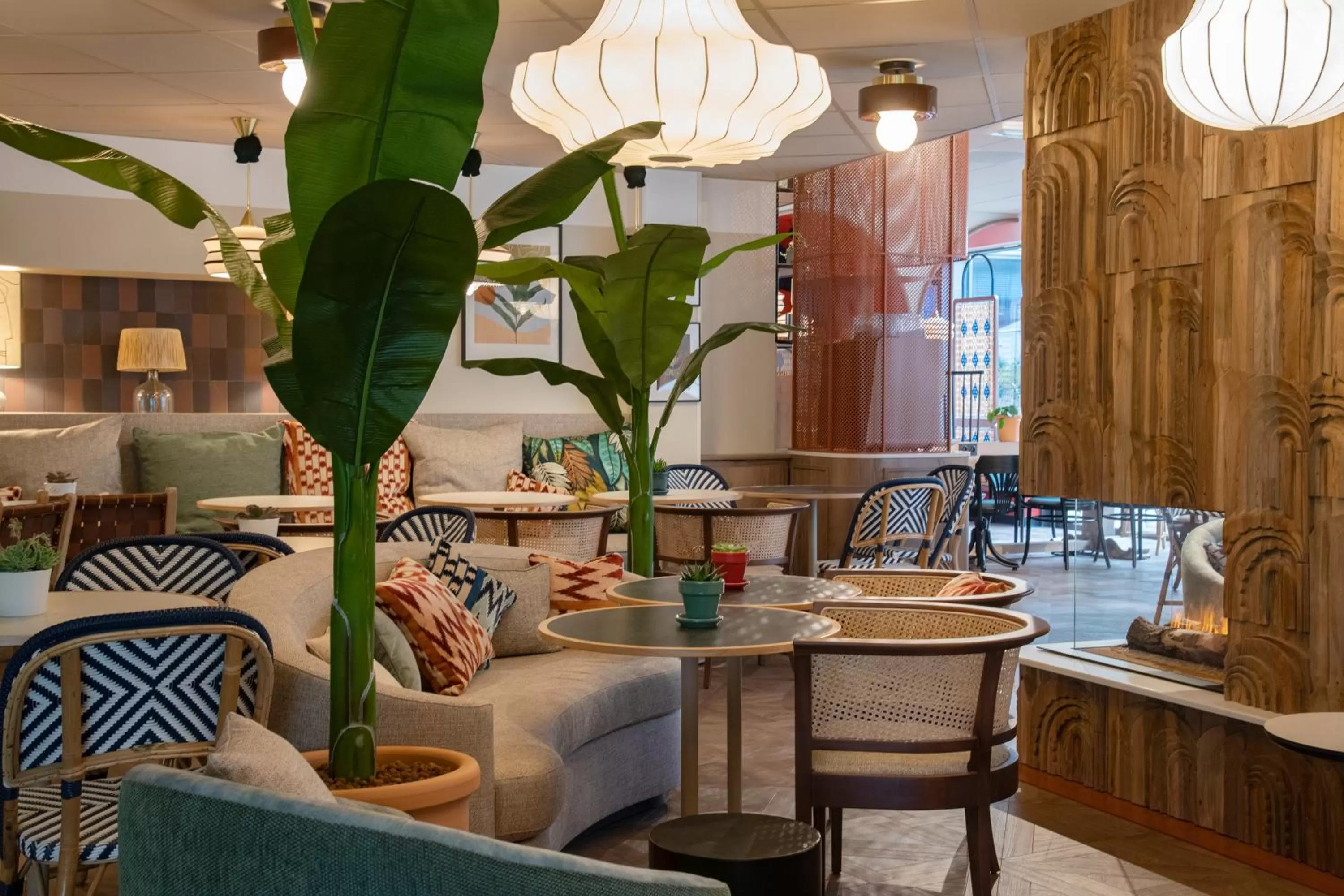 Lounge or bar in Novotel Suites Nice Airport