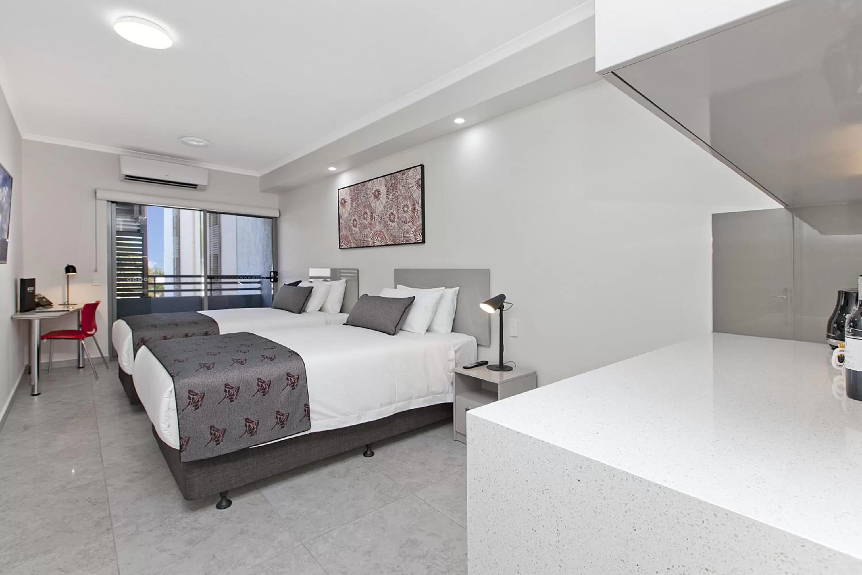 Photo of the whole room, Bed in Argus Hotel Darwin