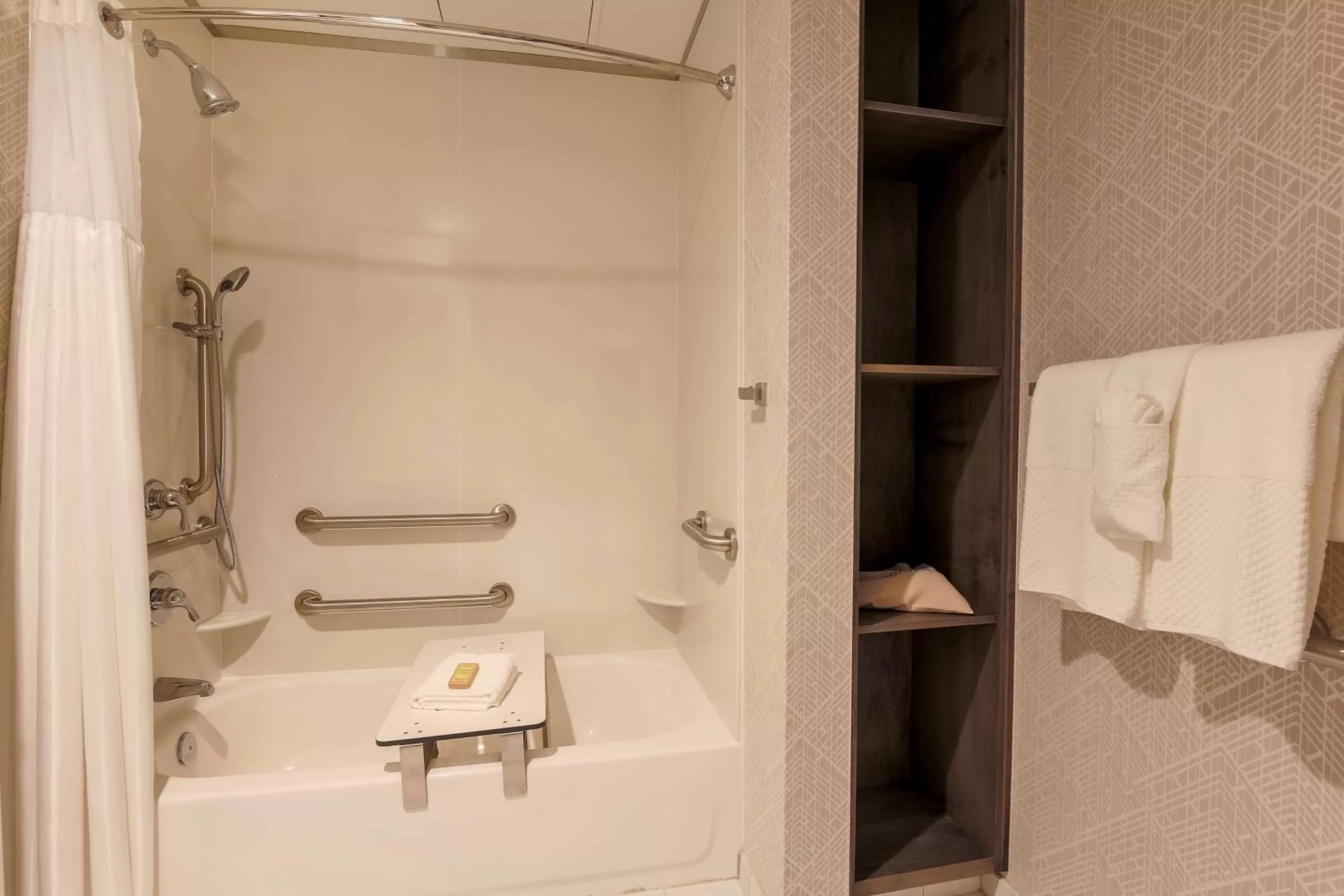 Bathroom in DoubleTree by Hilton Evansville