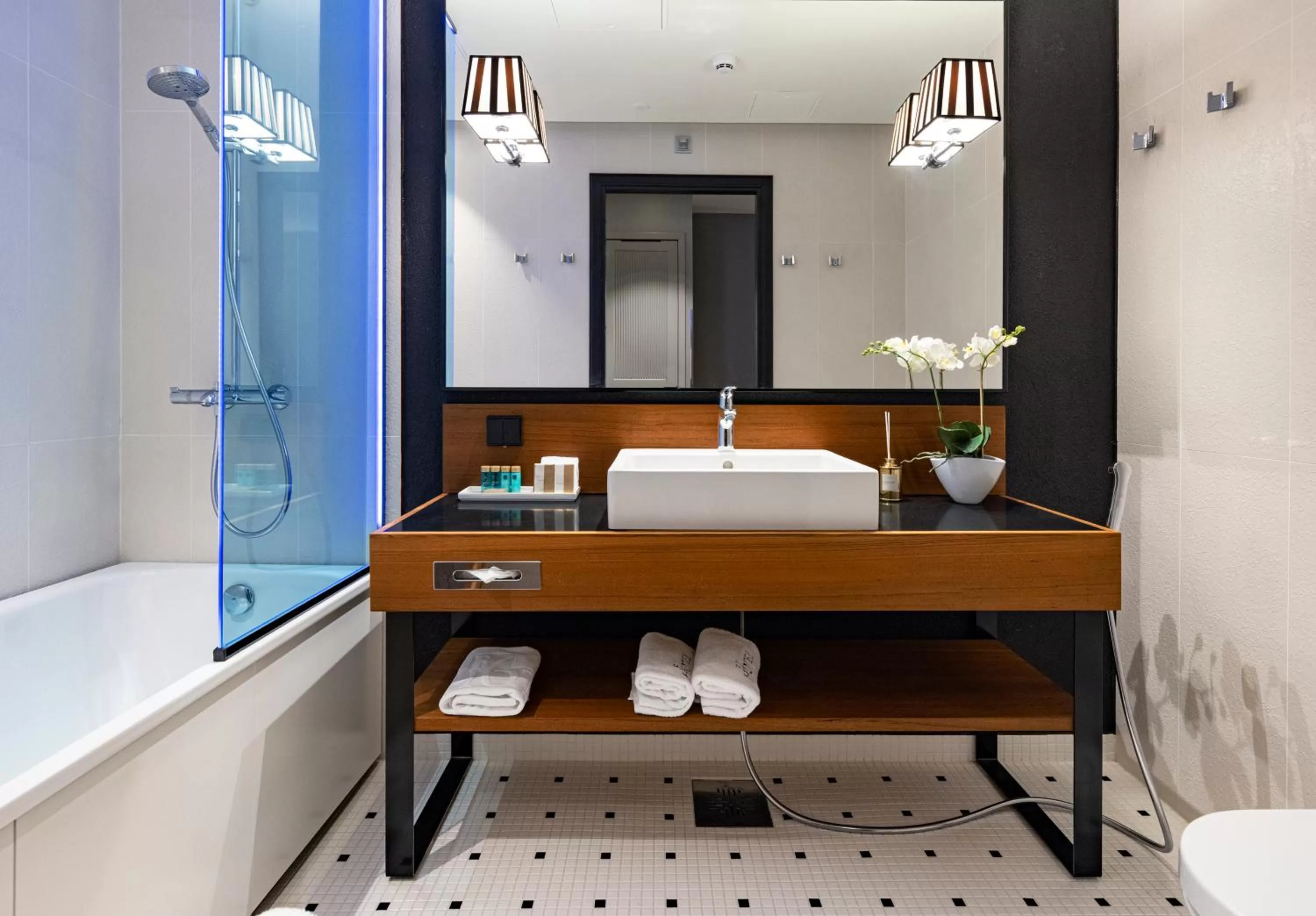 Bathroom in Hotel F6