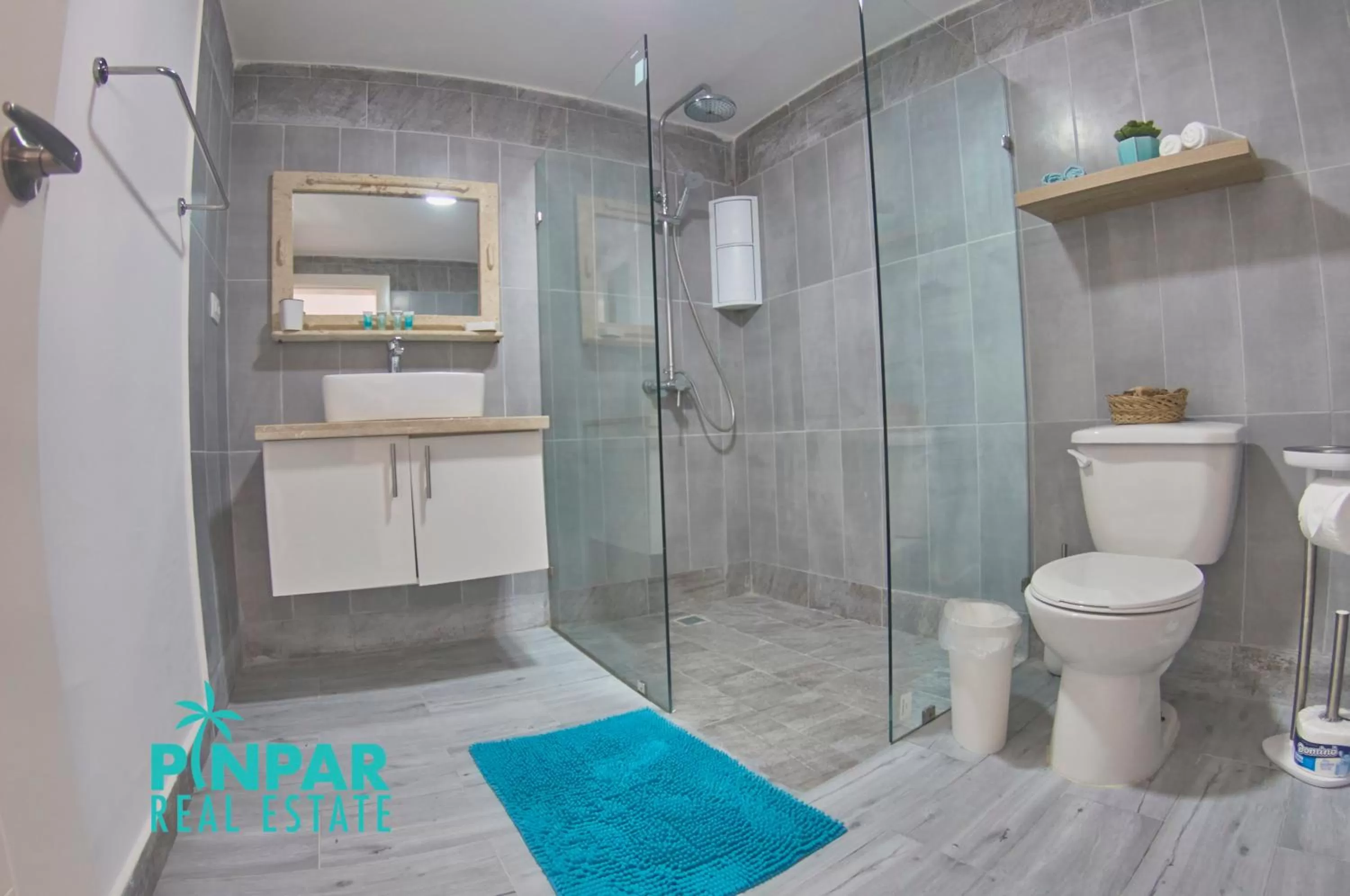 Shower in Villa Blanca Beach Club