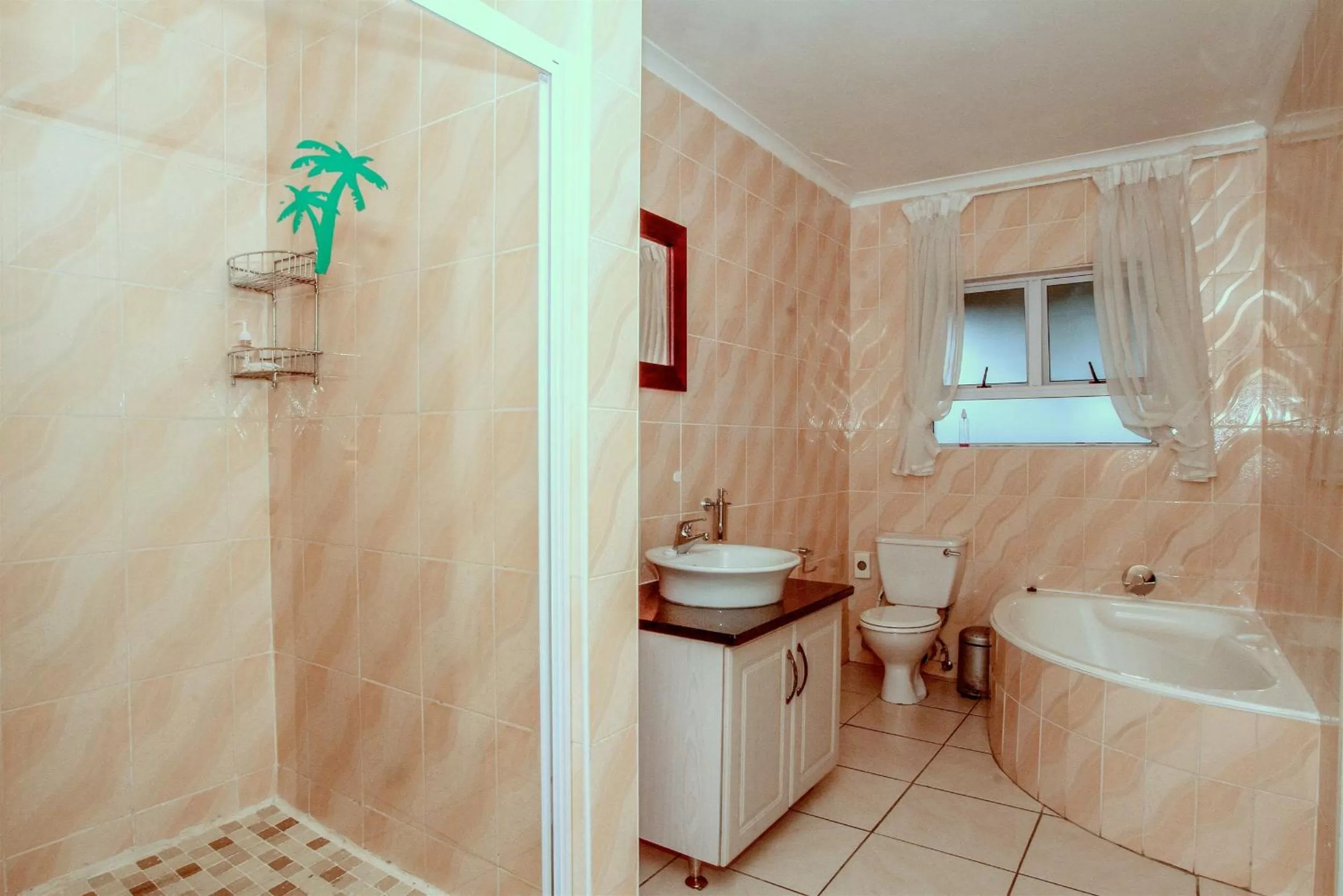 Bathroom in Addis Bed and Breakfast