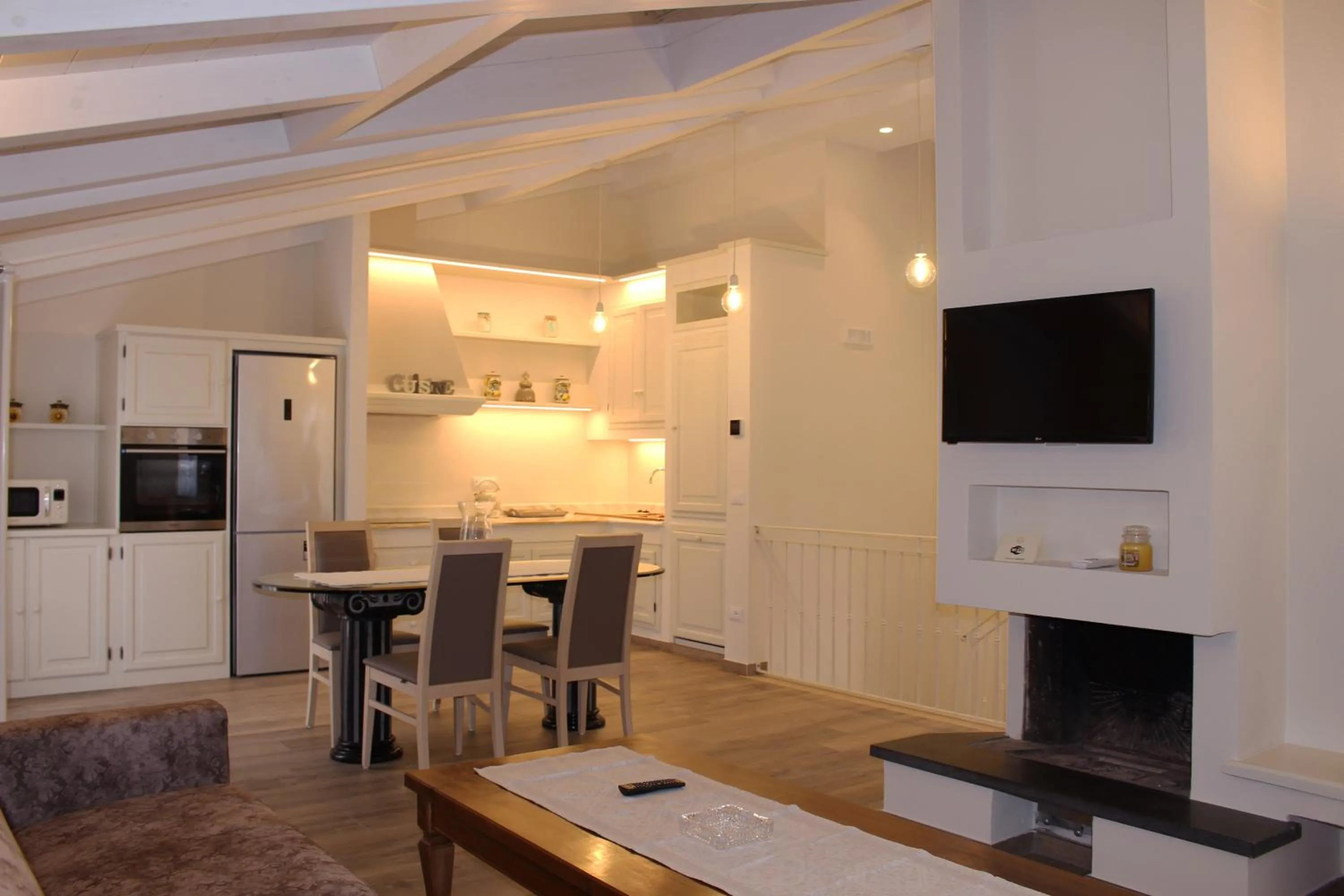 TV and multimedia in Hotel Villa Tiziana