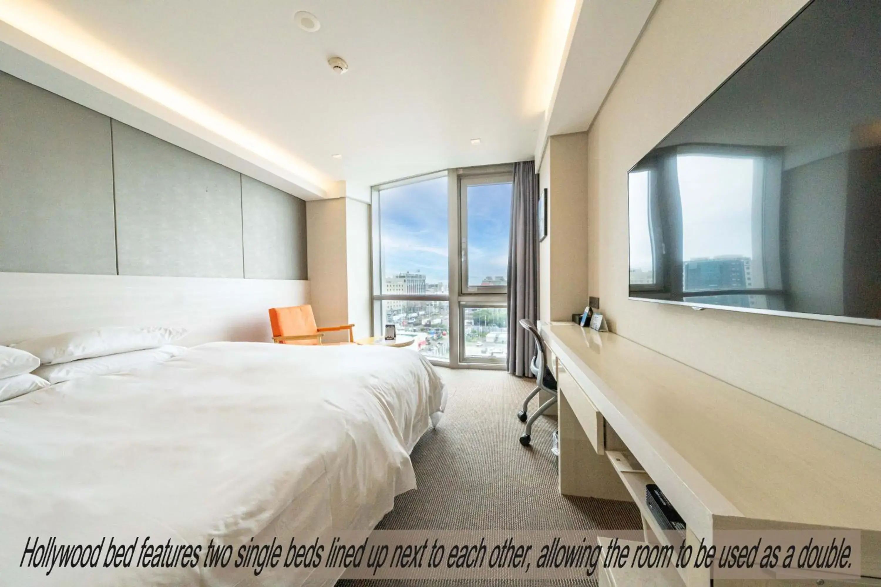 Standard Family Double (Hollywood bed) in Hotel Regentmarine The Blue Standard Family Double (Hollywood bed) in Hotel Regentmarine The Blue