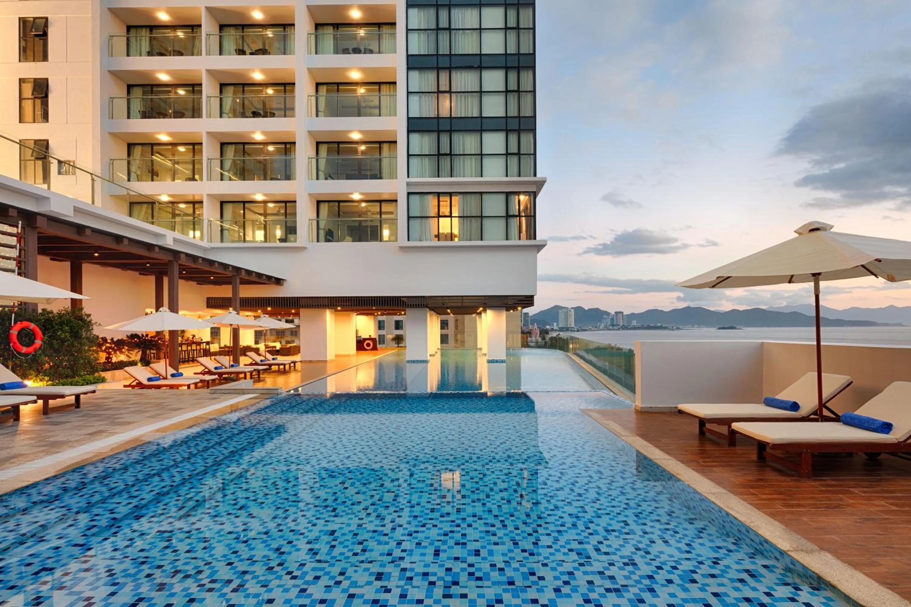 Swimming pool in Vinpearl Beachfront Nha Trang