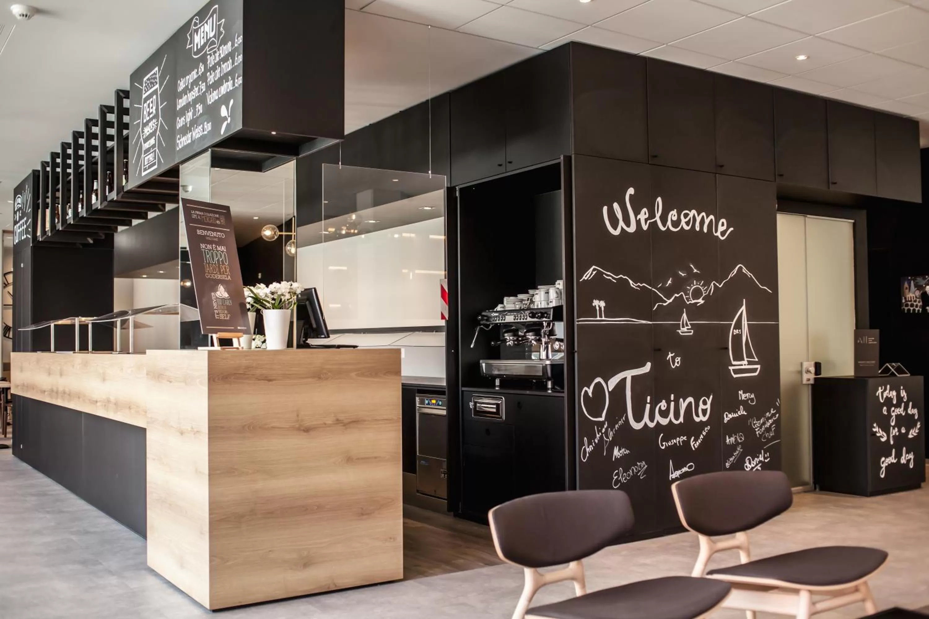 Lounge or bar in Ibis Lugano Paradiso