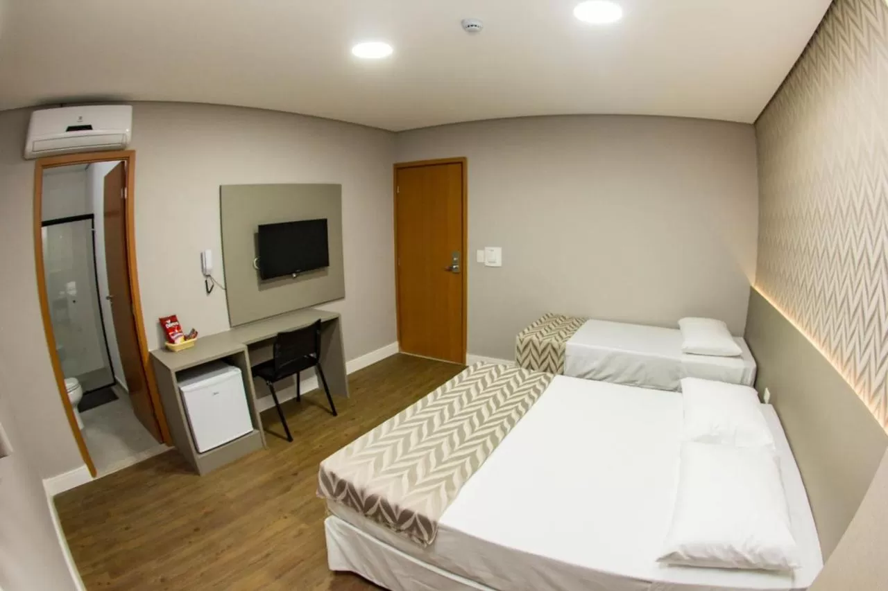 Bed in Florida Mall & Suites