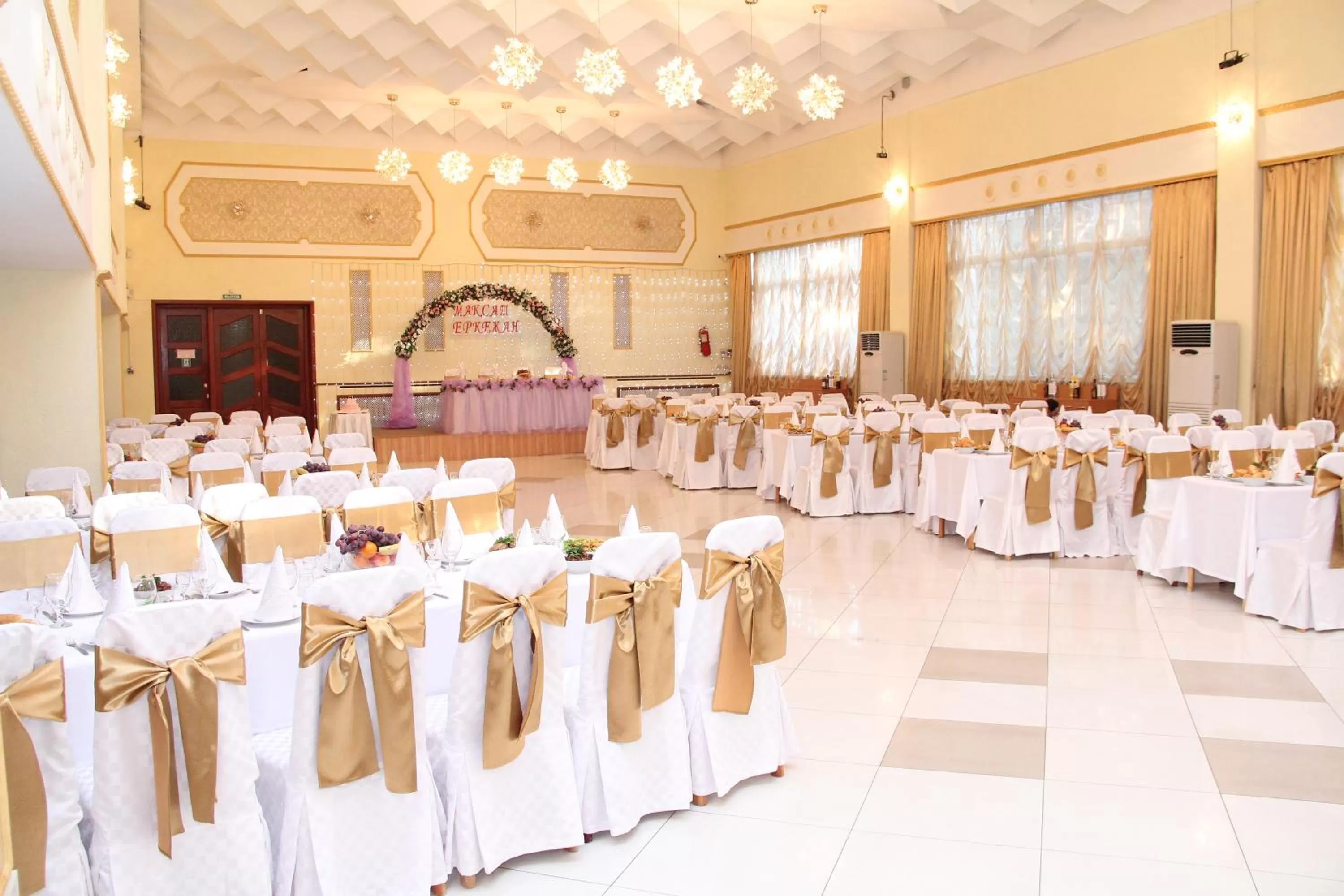 Day, Banquet Facilities in Ust-Kamenogorsk Hotel