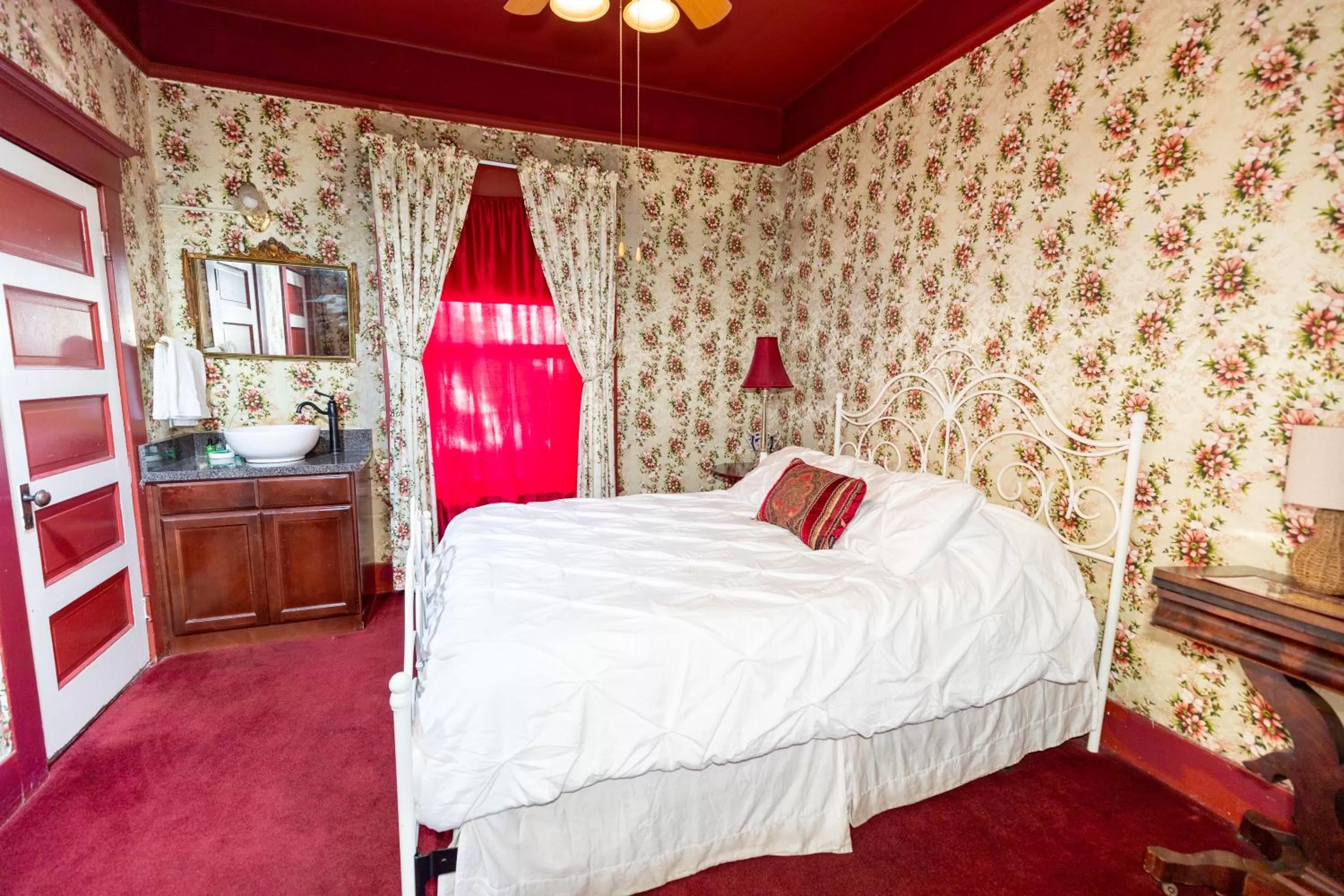 Bed in Bisbee Grand Hotel