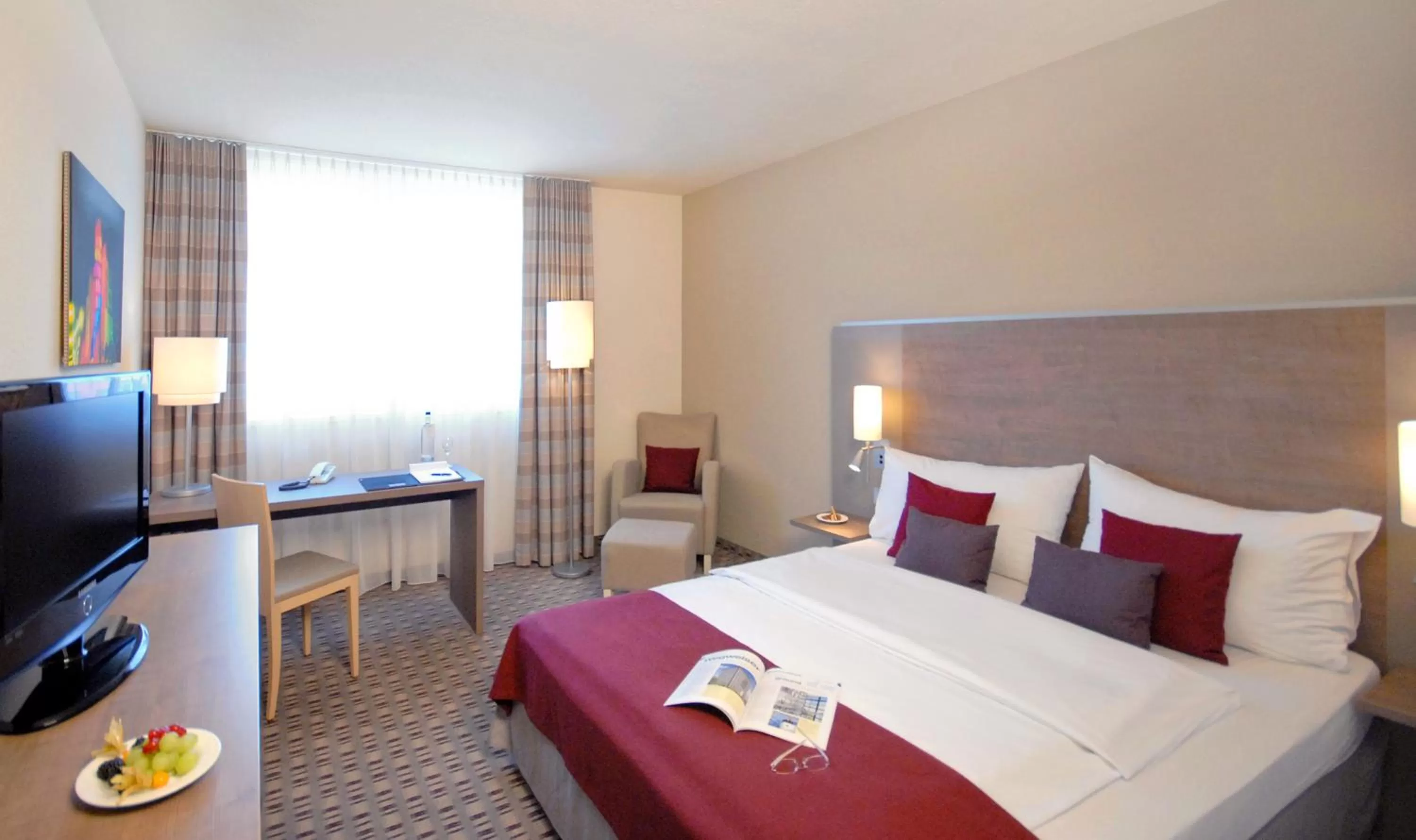 Photo of the whole room, Bed in Mercure Hotel Frankfurt Eschborn Ost