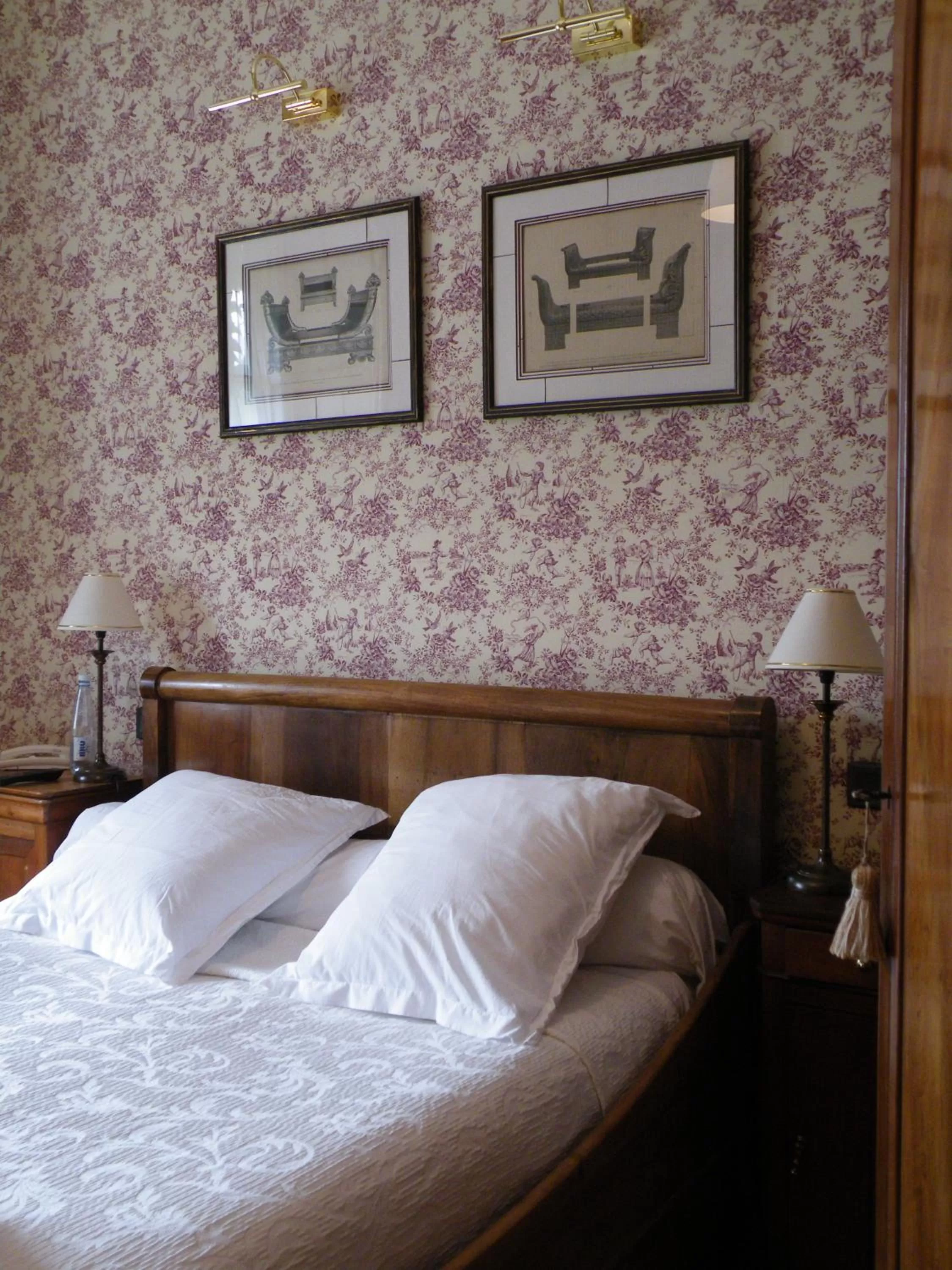 Traditional Double Room with Fan in Hôtel Diderot