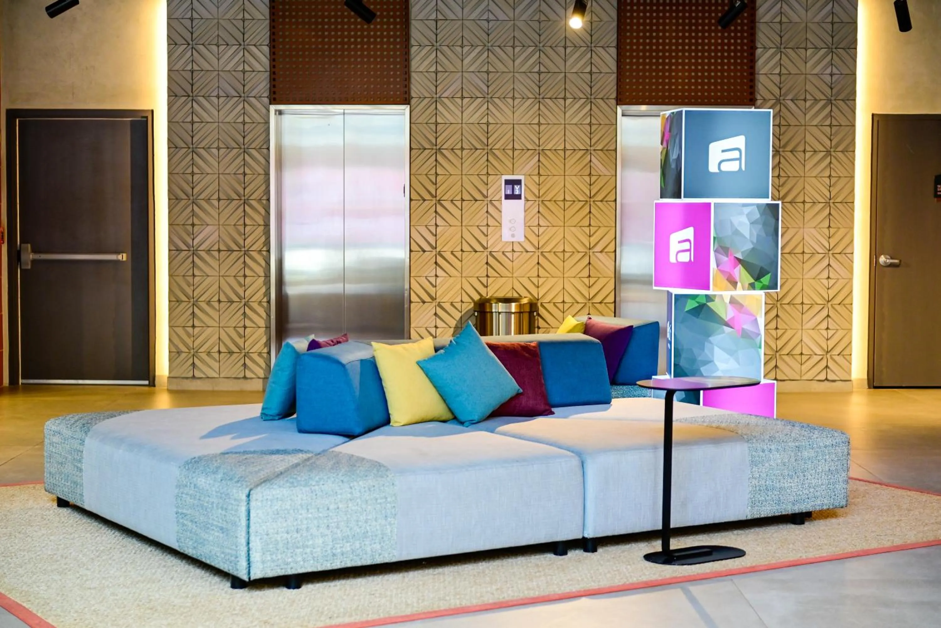Lobby or reception in Aloft Playa del Carmen