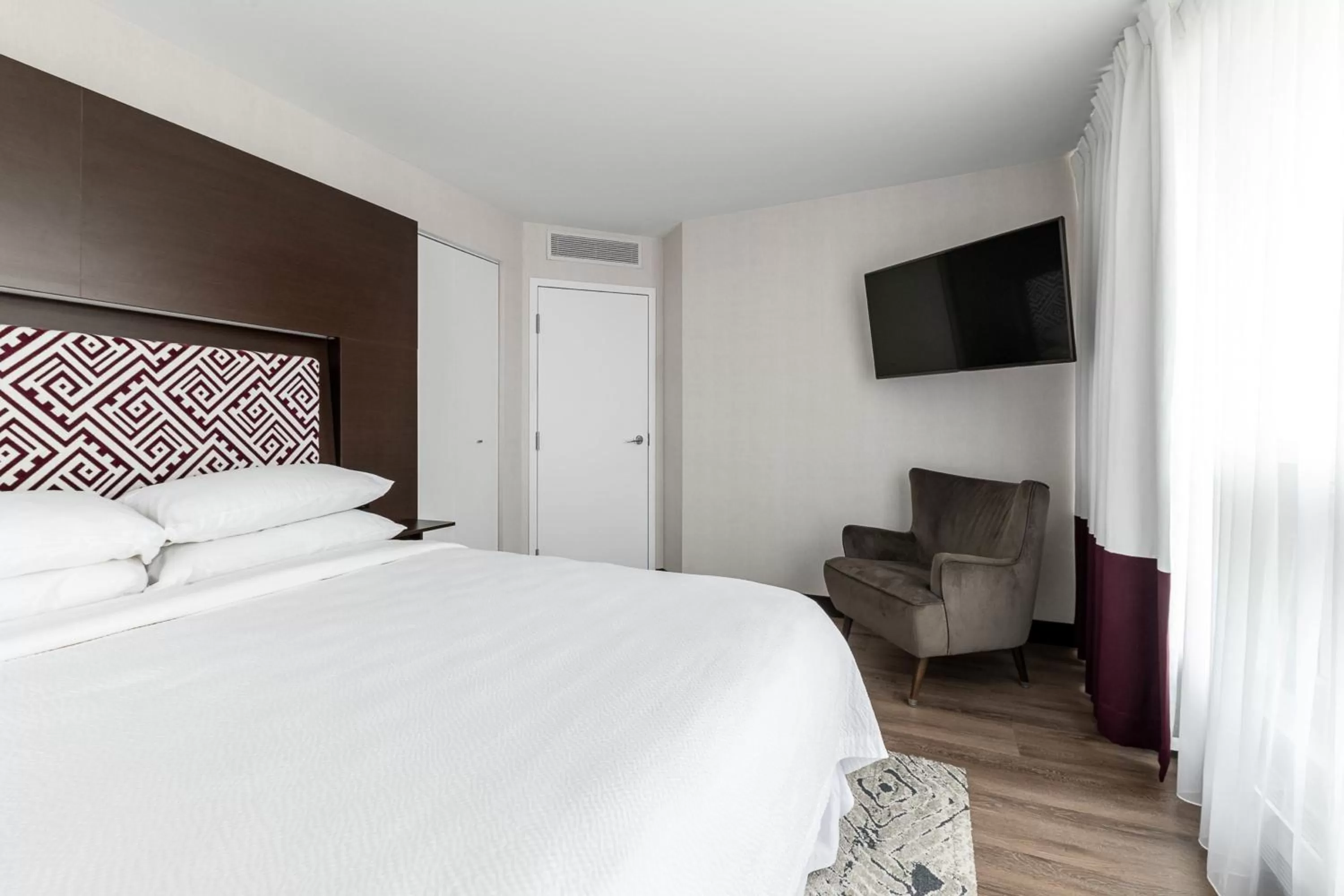 Bedroom, Bed in Four Points by Sheraton Lévis Convention Centre