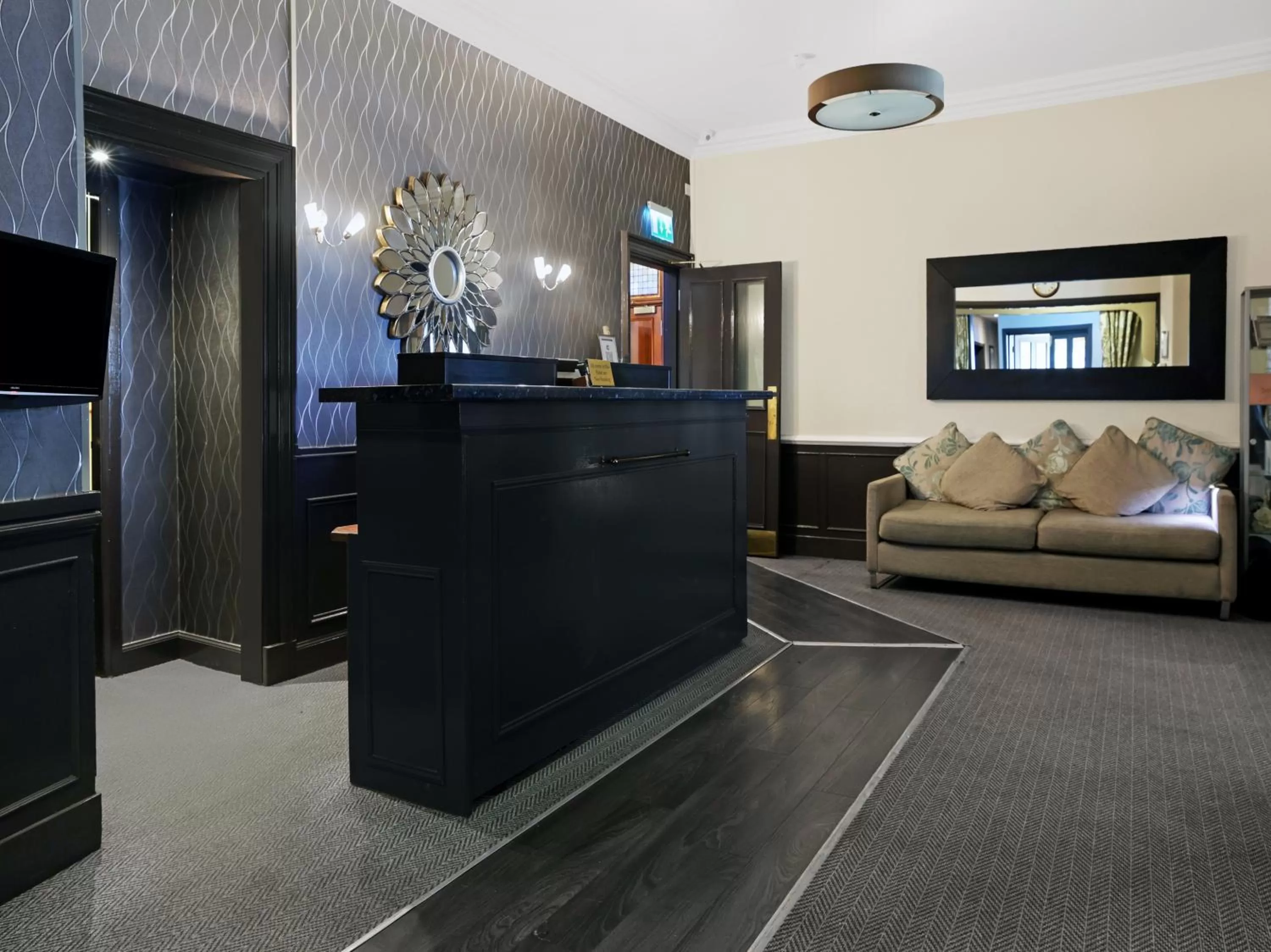 Lobby or reception in Dryfesdale Hotel - BW Signature Collection