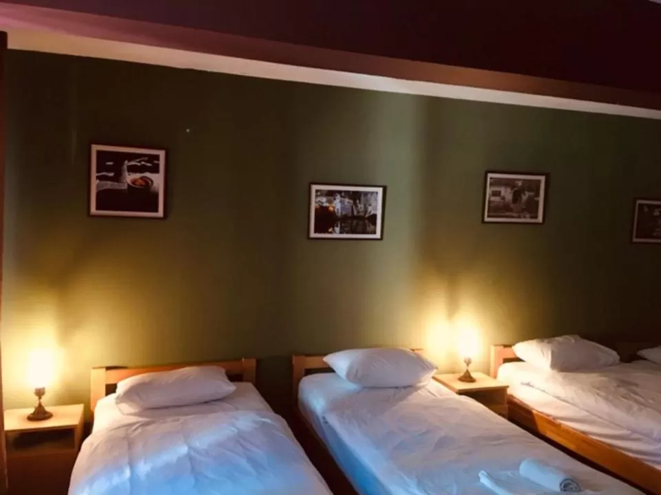 Shower in Hotel Corner