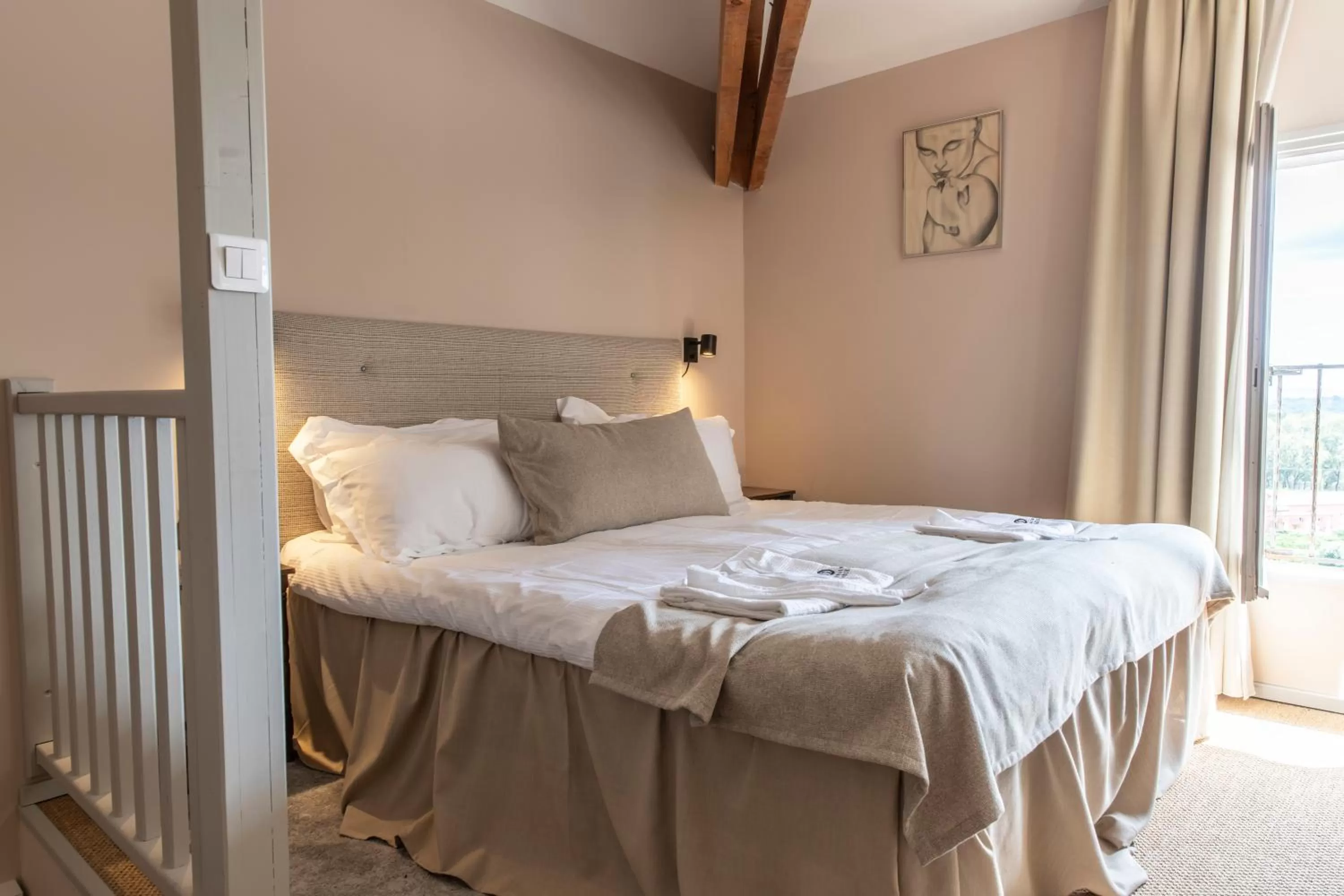Bed in Domaine Rabiega - Vineyard and Boutique hotel
