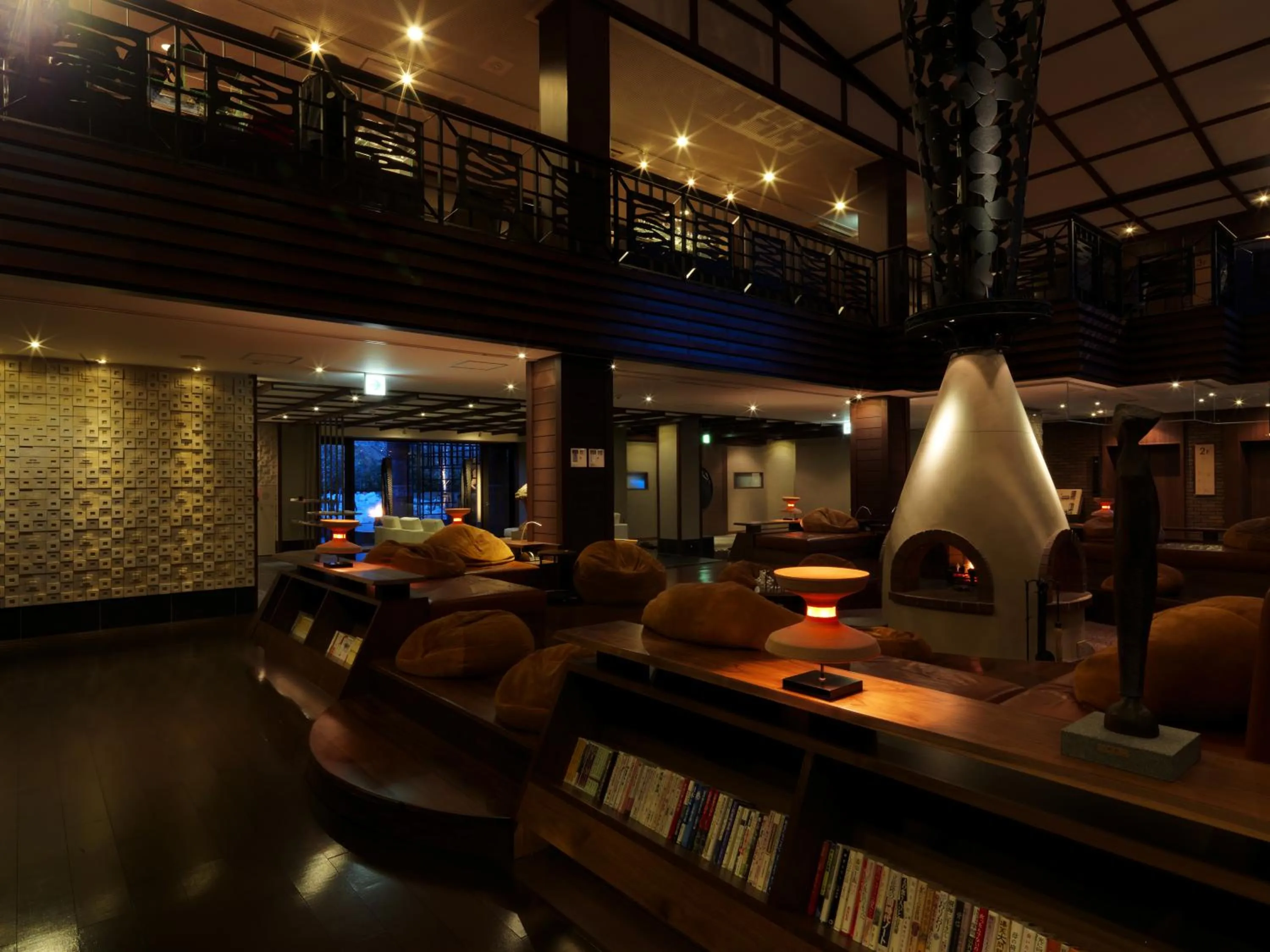 Lounge or bar in Lake Shikotsu Tsuruga Resort Spa Mizu no Uta