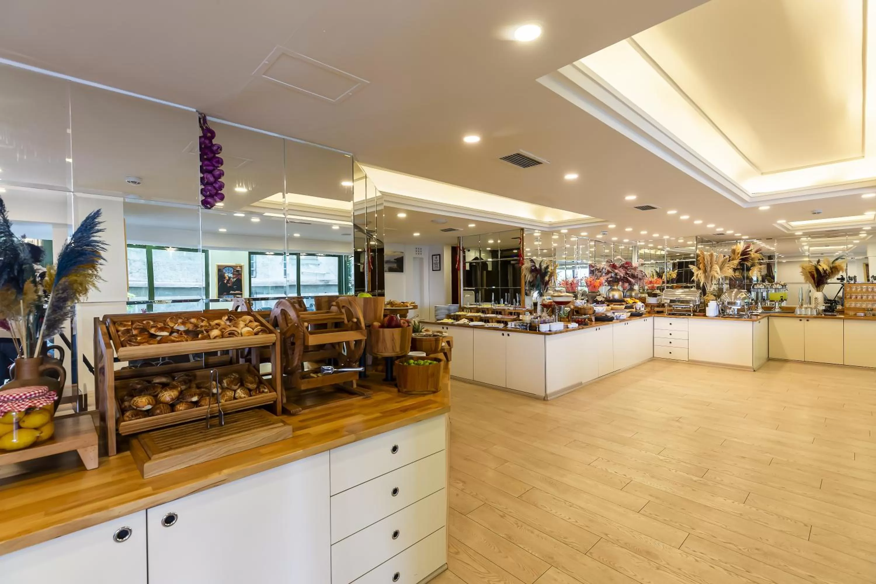 Food and drinks in Marble Hotel