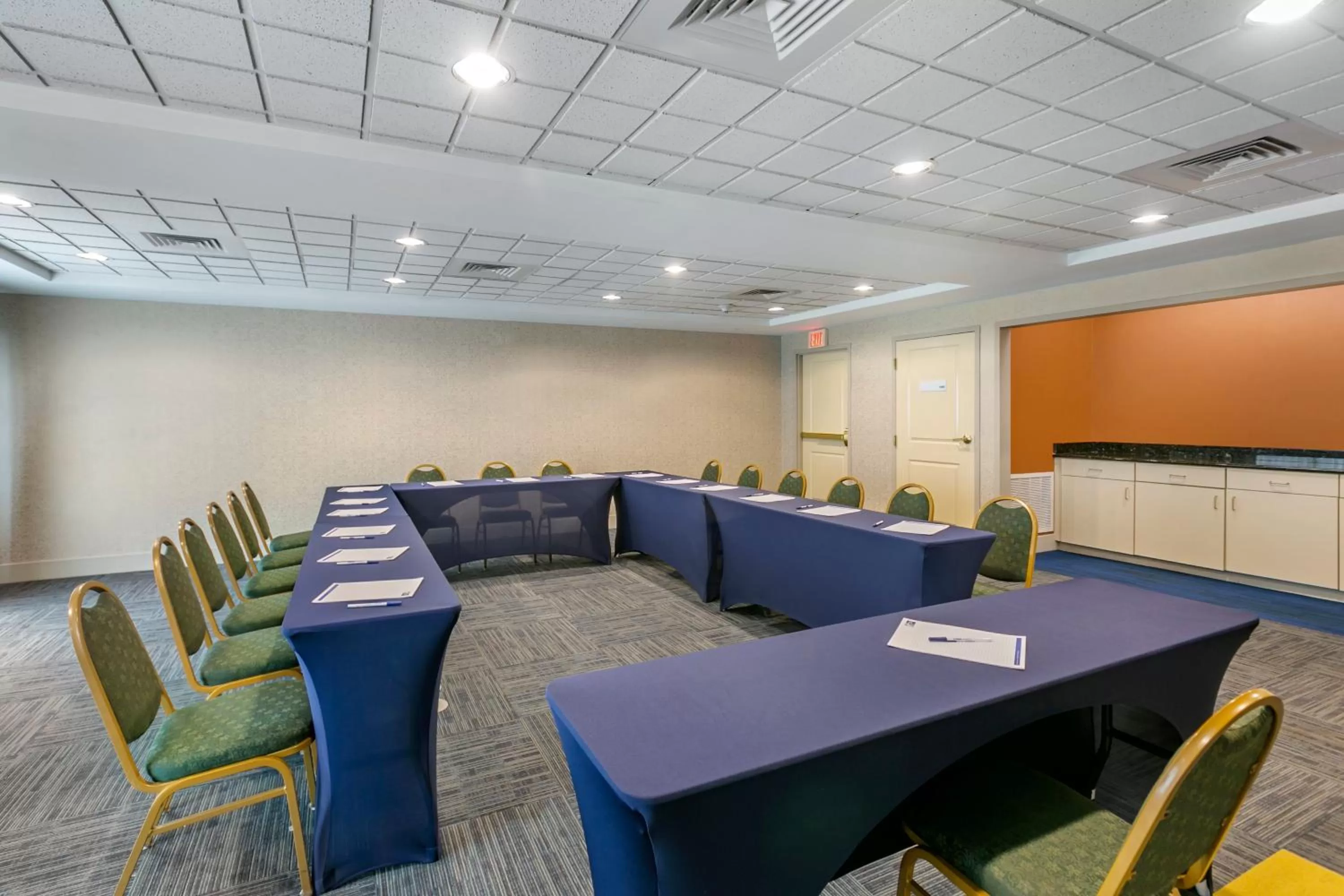 Meeting/conference room in Holiday Inn Express Mount Arlington by IHG